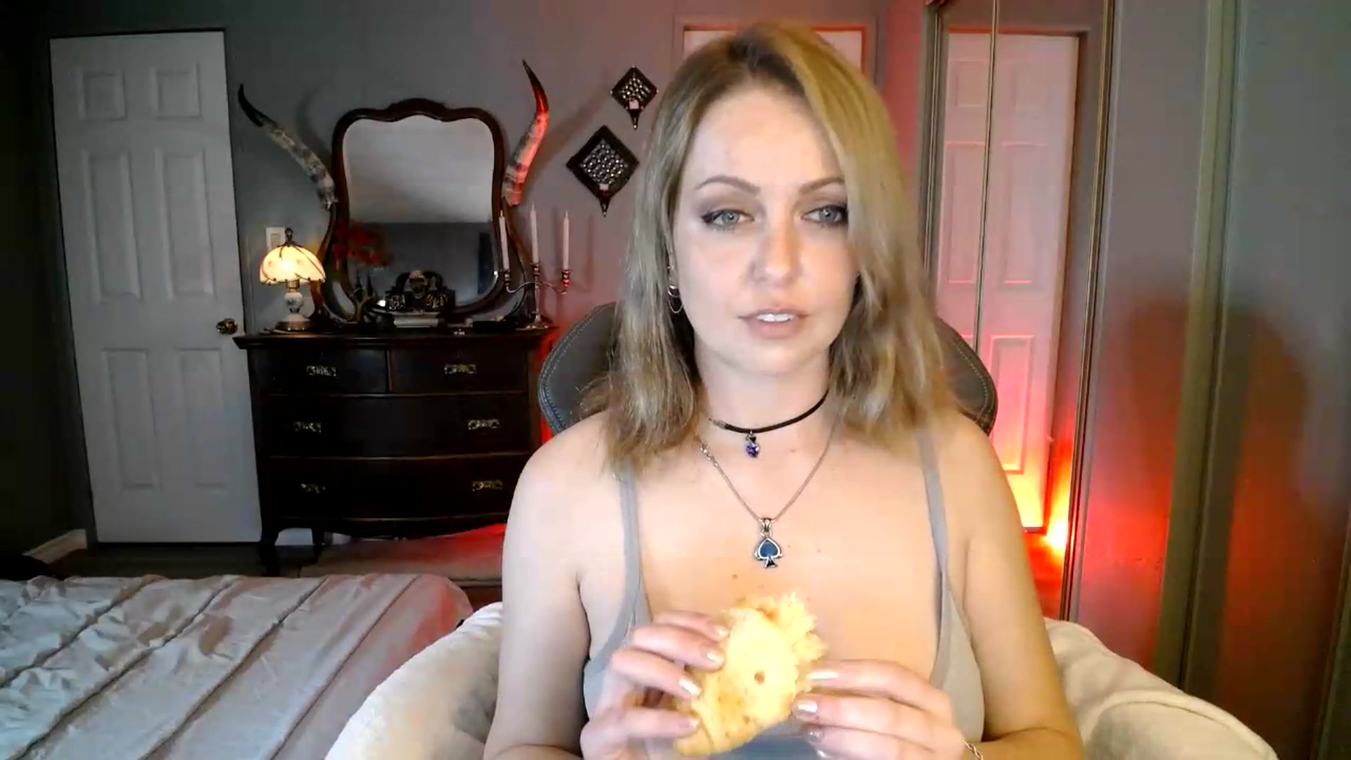 Gallery image thumbnail from Classic_Daisy's myfreecams stream on, 08/24/2026, 15:10 image 15 of 20