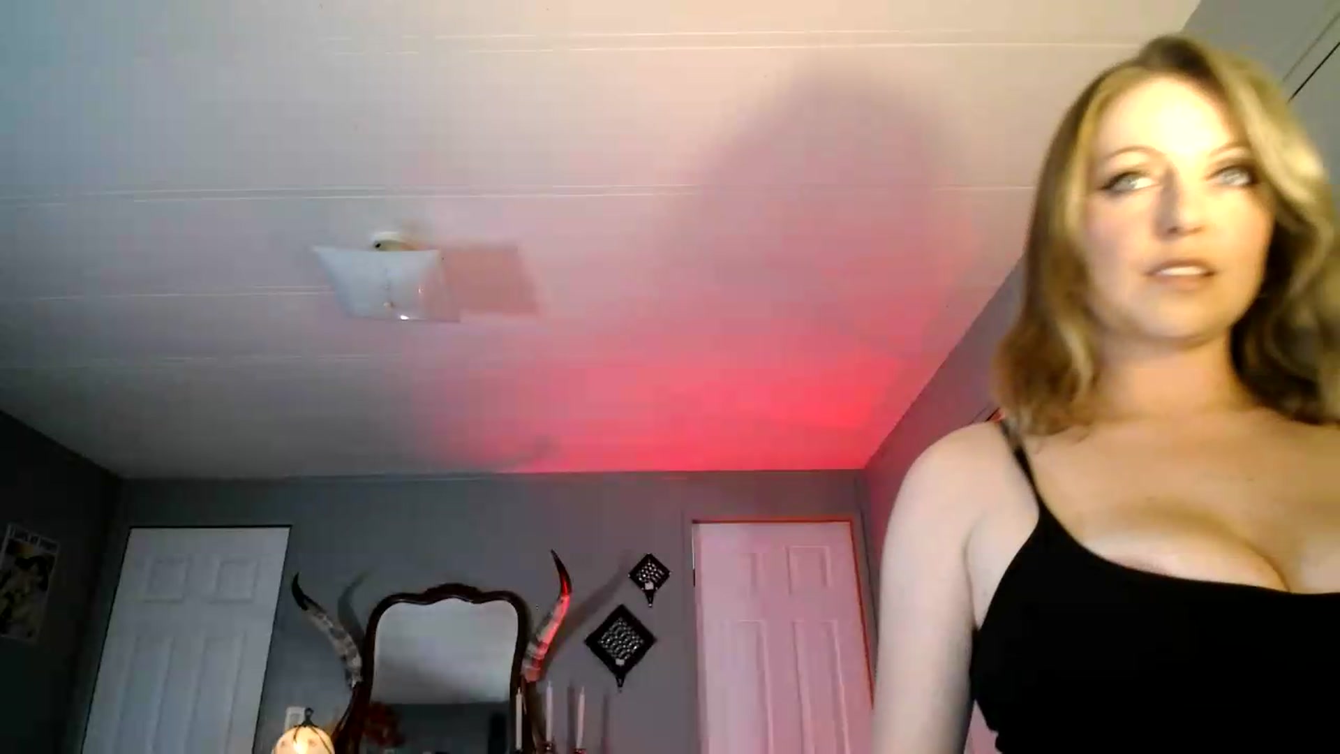 Gallery image thumbnail from Classic_Daisy's myfreecams stream on, 08/26/2026, 19:24 image 19 of 20