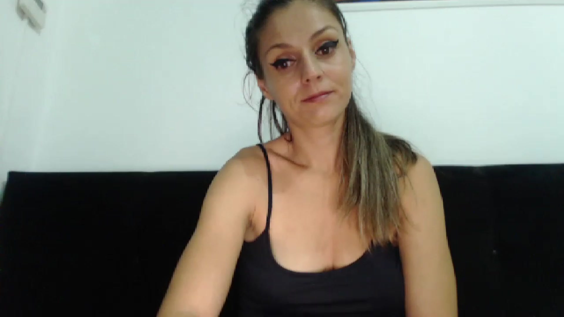 Gallery image thumbnail from ClaudiaSexxyy's myfreecams stream on, 11/23/2022, 02:28 image 19 of 20