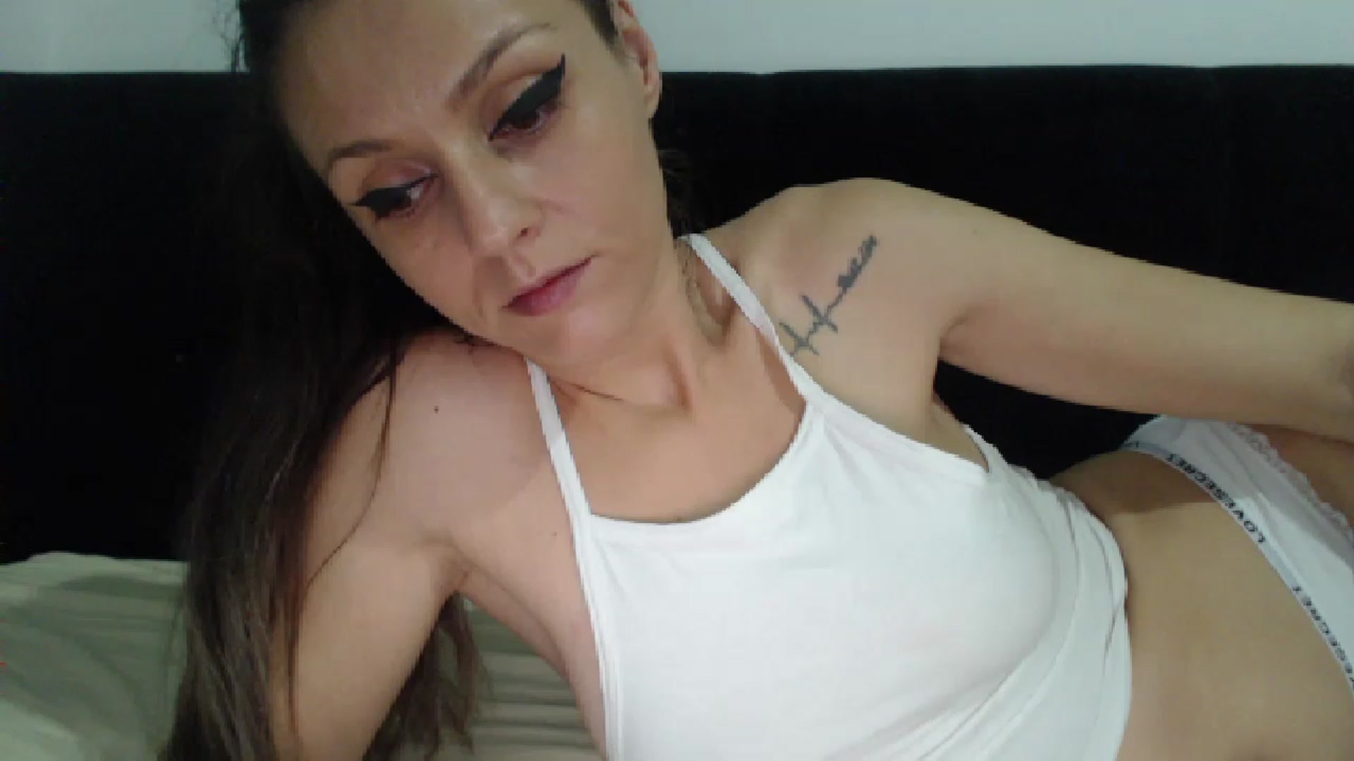 Gallery image thumbnail from ClaudiaSexxyy's myfreecams stream on, 01/17/2023, 01:11 image 20 of 20