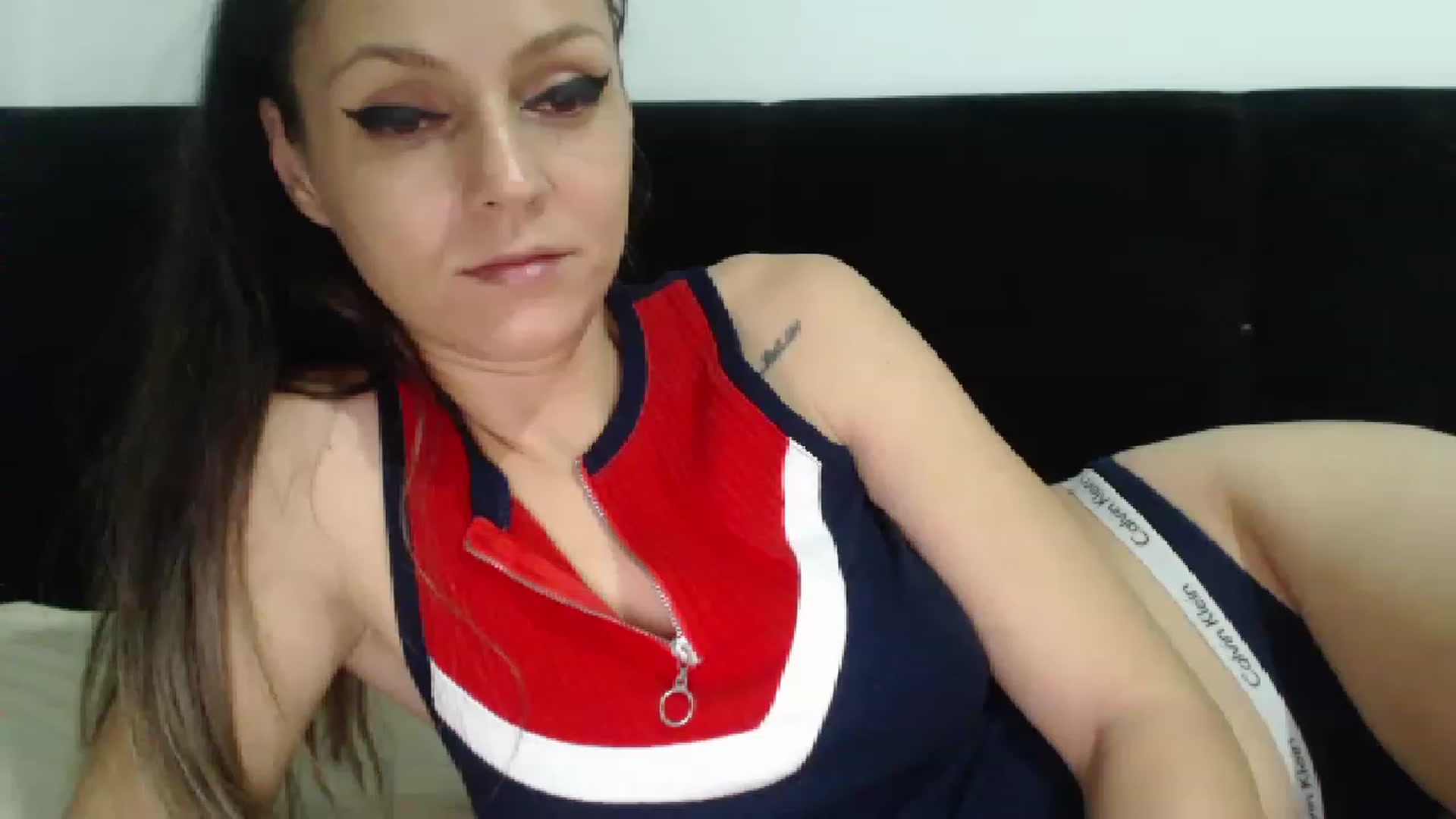 Gallery image thumbnail from ClaudiaSexxyy's myfreecams stream on, 01/23/2023, 02:00 image 6 of 20