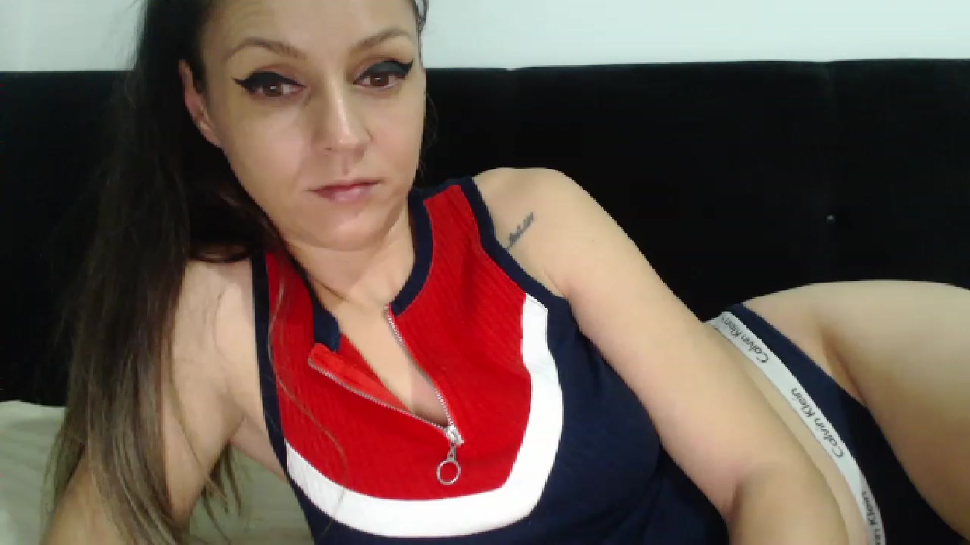 Gallery image thumbnail from ClaudiaSexxyy's myfreecams stream on, 01/23/2023, 02:00 image 4 of 20