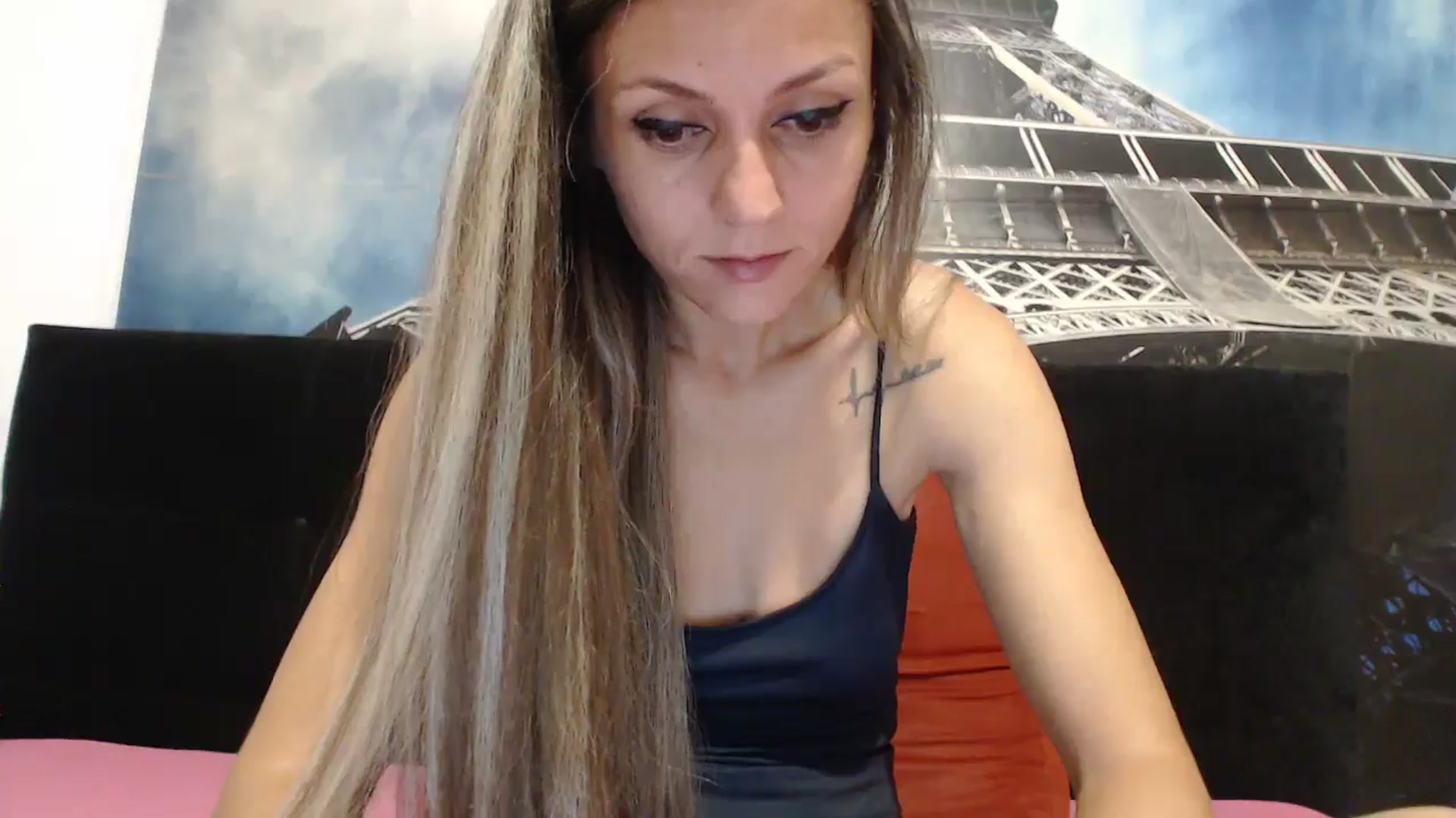 Gallery image thumbnail from ClaudiaSexxyy's myfreecams stream on, 10/21/2024, 04:04 image 7 of 20
