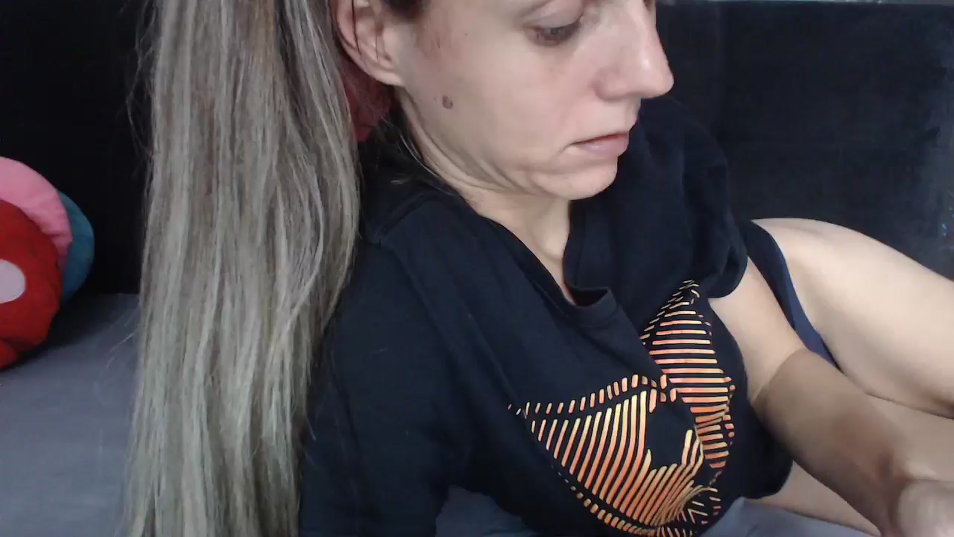 Gallery image thumbnail from ClaudiaSexxyy's myfreecams stream on, 11/15/2024, 12:49 image 15 of 20