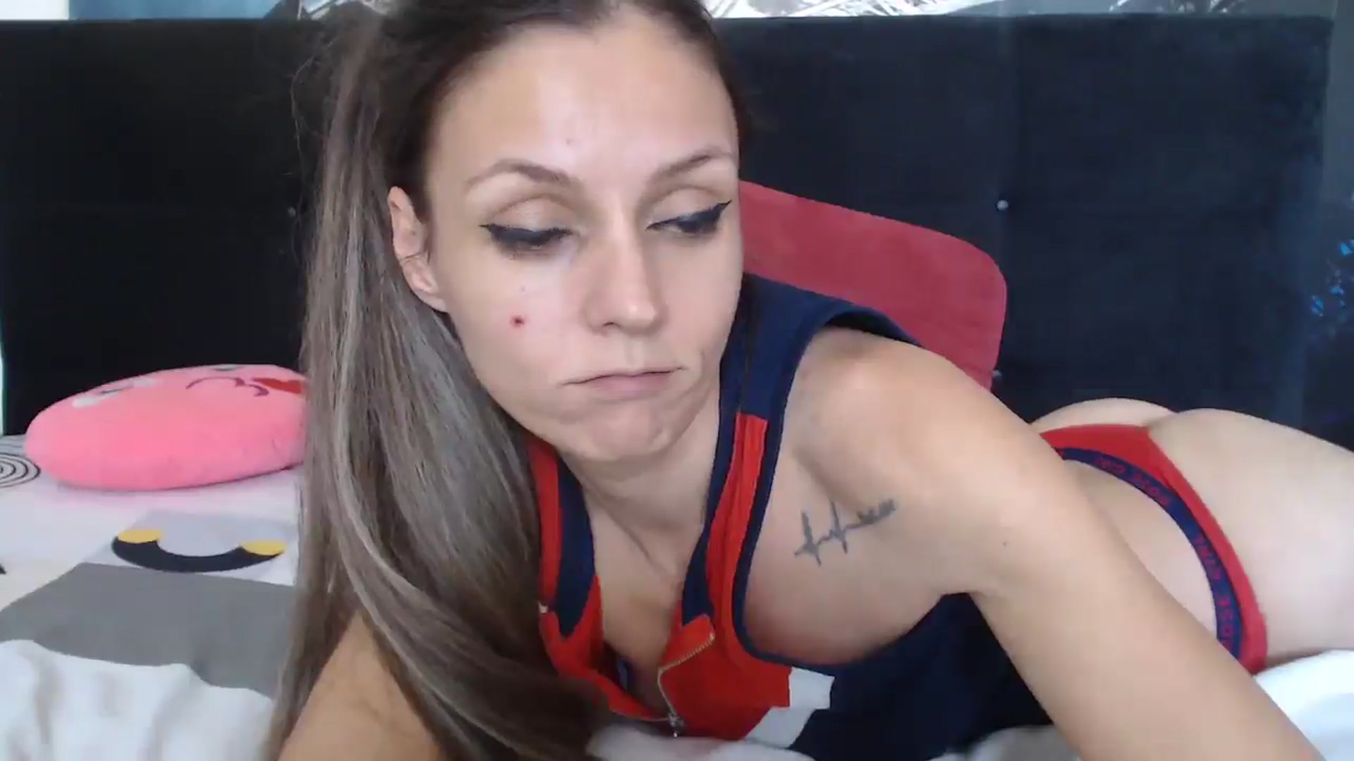 Gallery image thumbnail from ClaudiaSexxyy's myfreecams stream on, 01/05/2025, 13:59 image 2 of 20