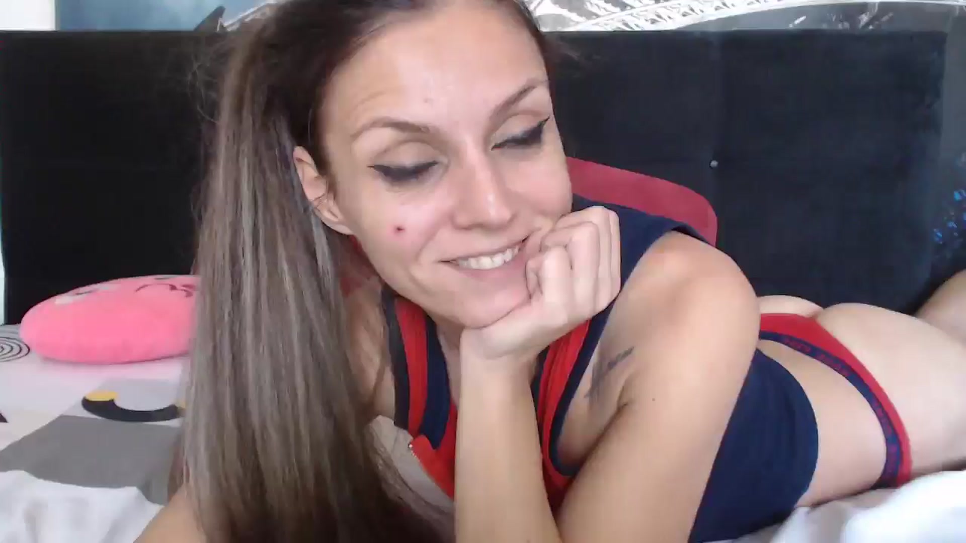 Gallery image thumbnail from ClaudiaSexxyy's myfreecams stream on, 01/05/2025, 13:59 image 1 of 20
