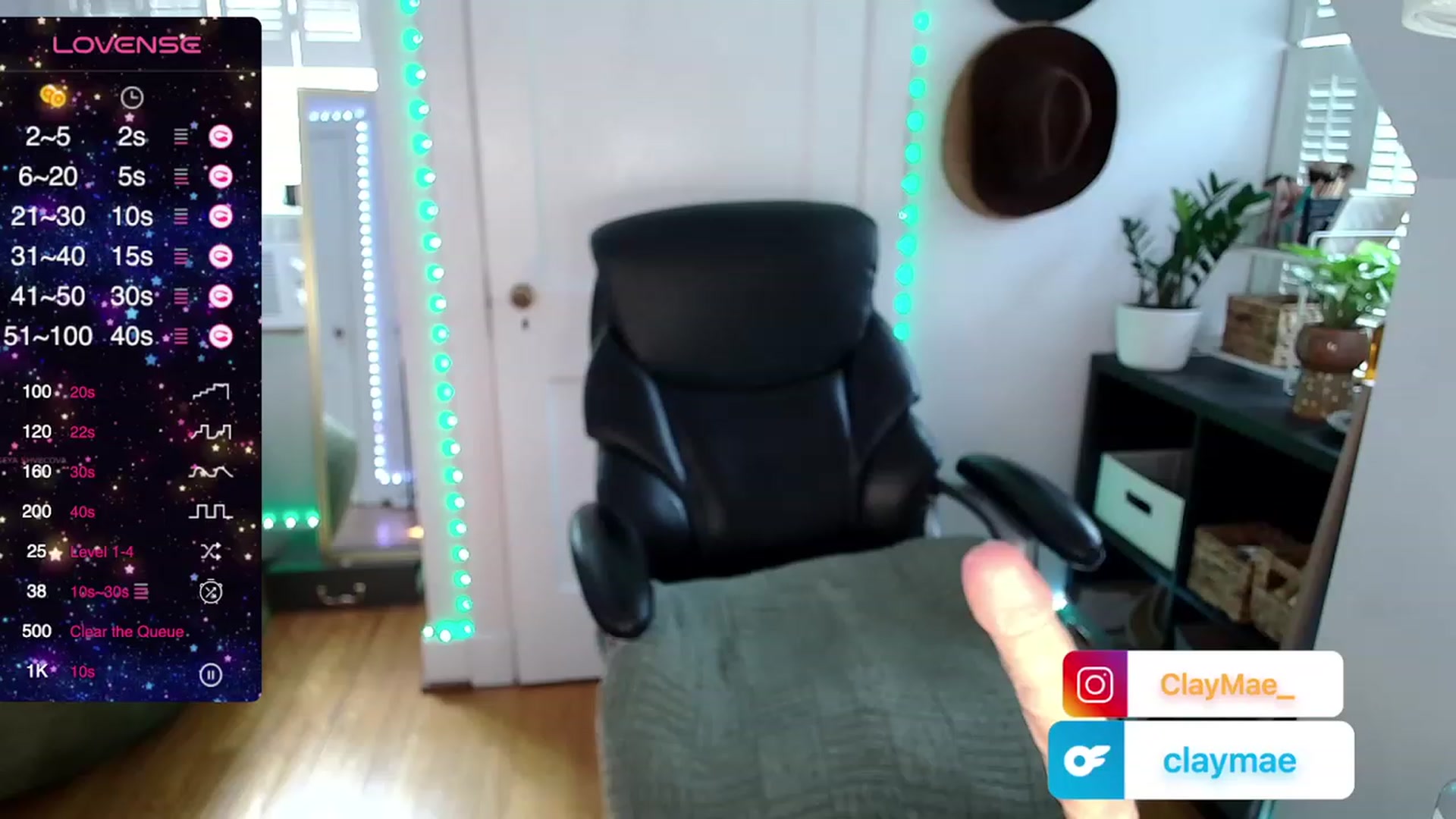 Gallery image thumbnail from ClayMae011's myfreecams stream on, 08/21/2023, 14:16 image 13 of 20