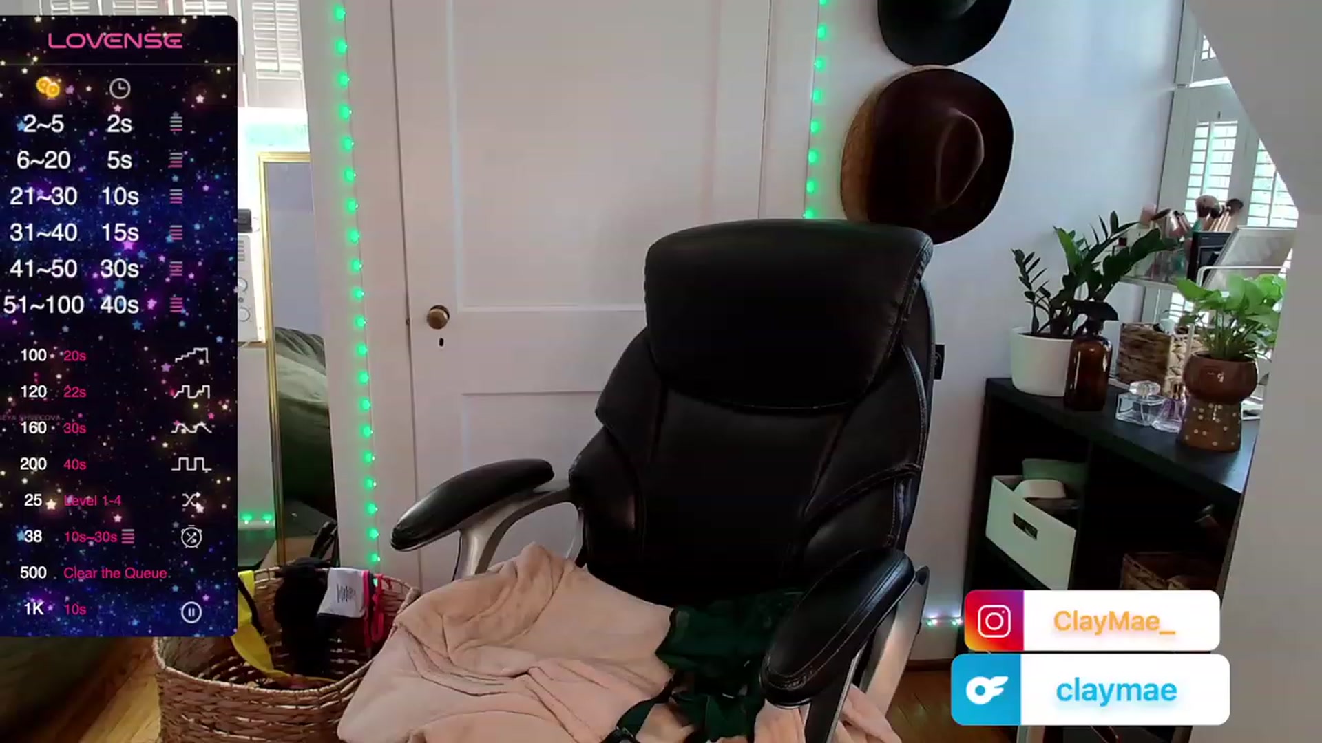 Gallery image thumbnail from ClayMae011's myfreecams stream on, 09/08/2023, 15:30 image 15 of 20