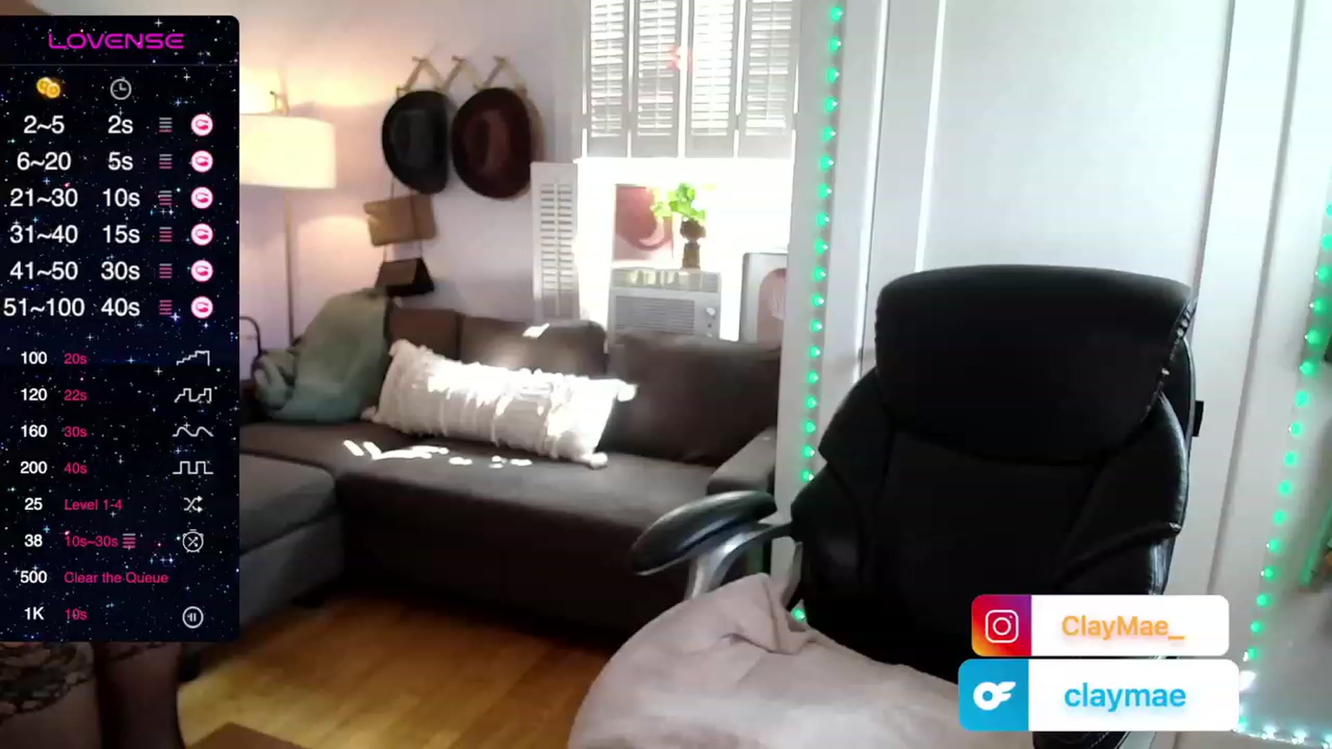 Gallery image thumbnail from ClayMae011's myfreecams stream on, 10/03/2023, 16:36 image 13 of 20