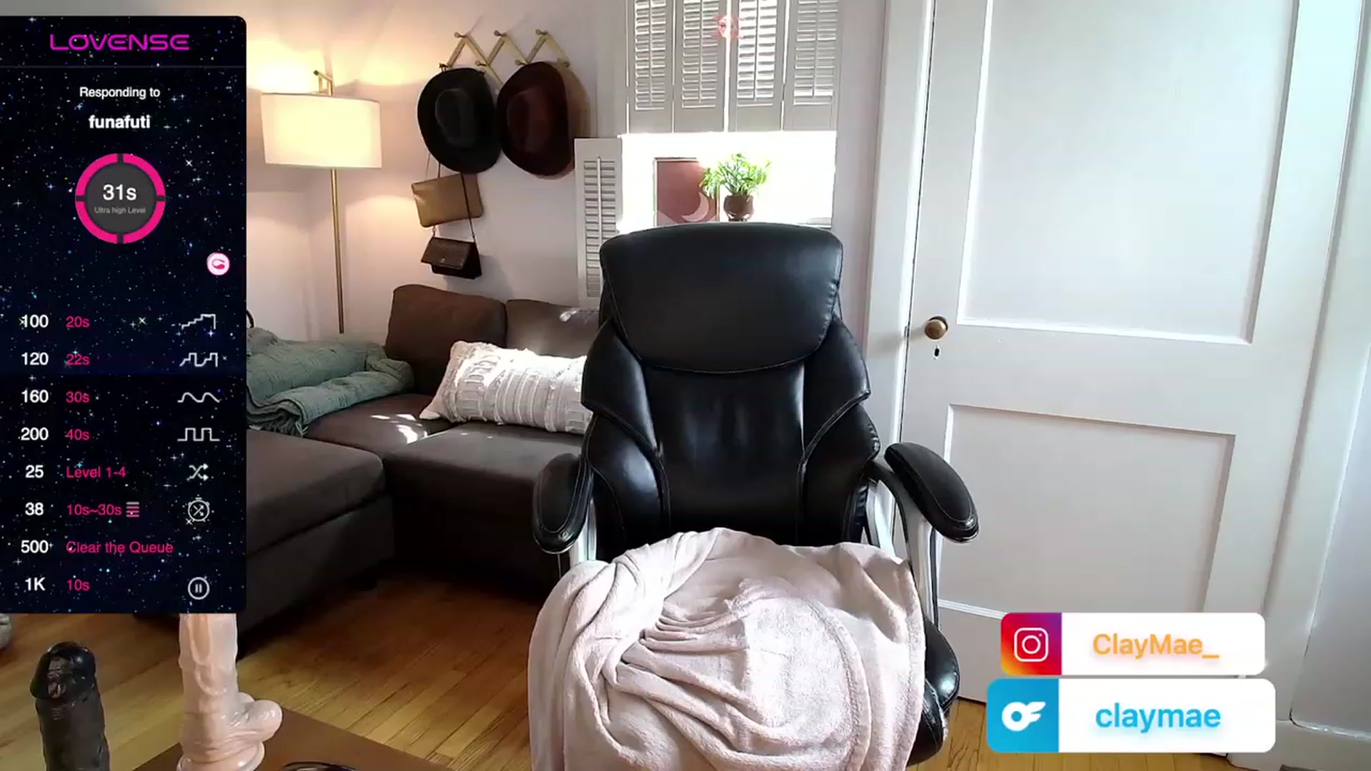Gallery image thumbnail from ClayMae011's myfreecams stream on, 10/11/2023, 16:35 image 10 of 20