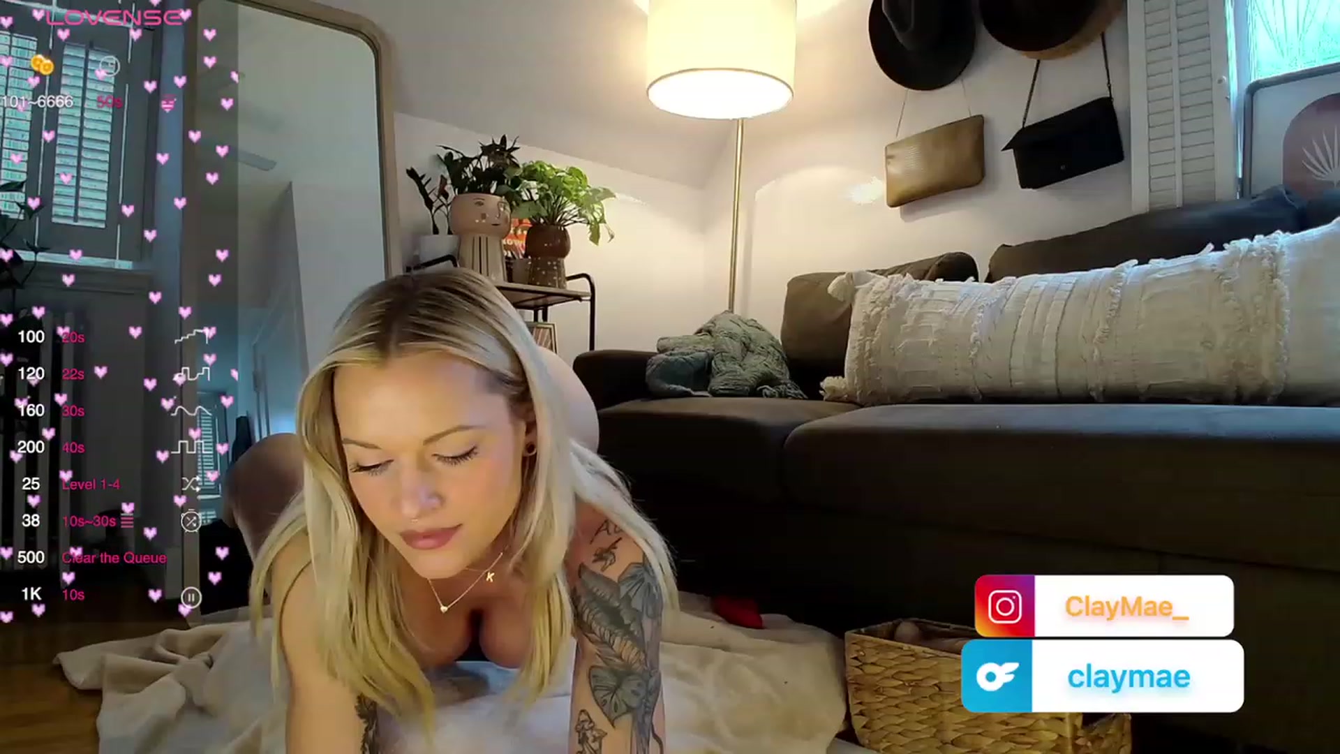 Gallery image thumbnail from ClayMae011's myfreecams stream on, 12/01/2023, 16:20 image 1 of 20