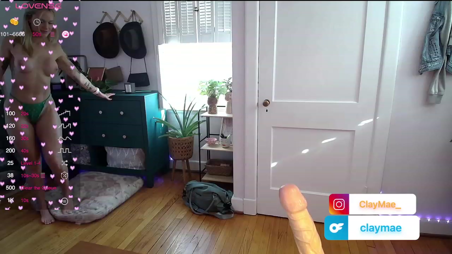 Gallery image thumbnail from ClayMae011's myfreecams stream on, 12/12/2023, 17:53 image 7 of 20