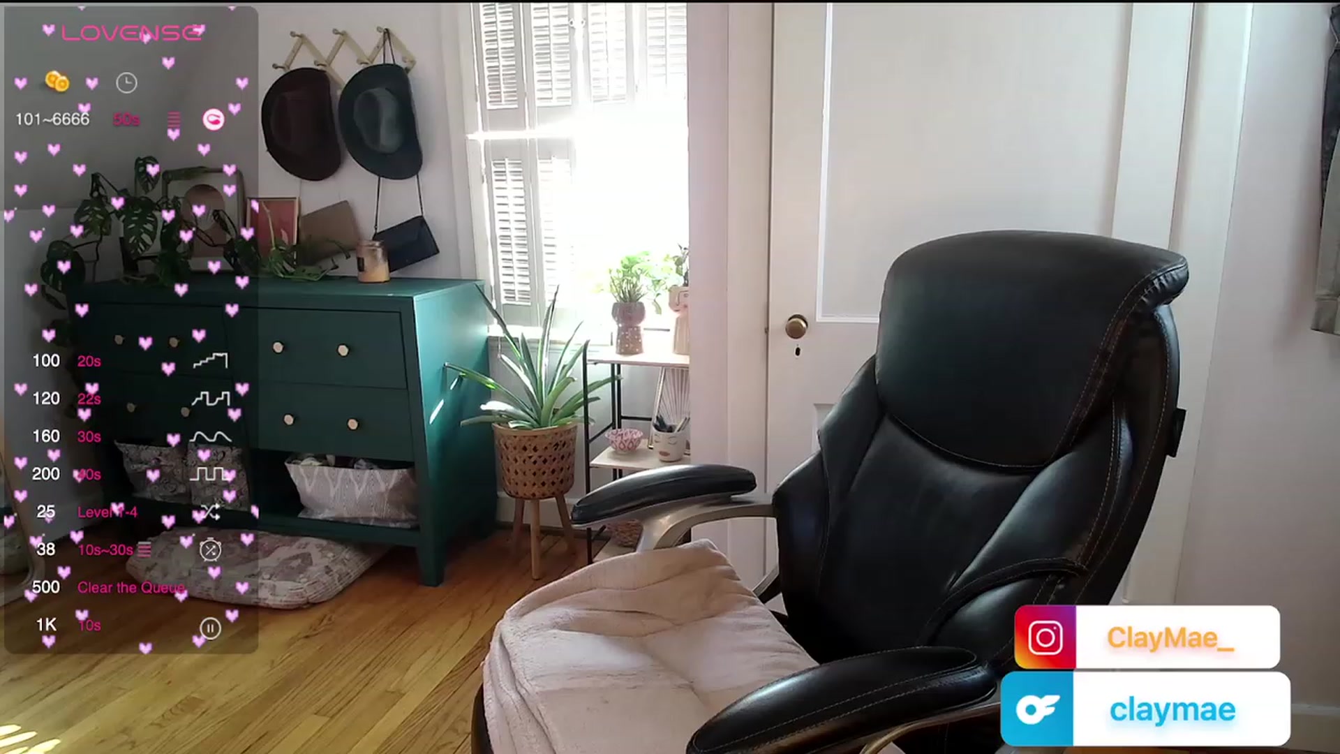 Gallery image thumbnail from ClayMae011's myfreecams stream on, 12/22/2023, 15:47 image 10 of 20