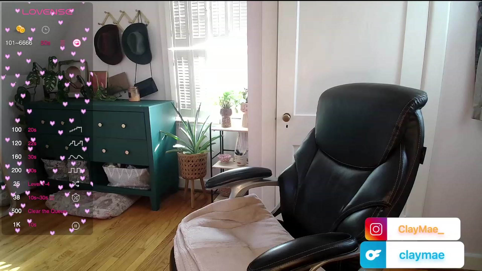 Gallery image thumbnail from ClayMae011's myfreecams stream on, 12/22/2023, 15:47 image 9 of 20