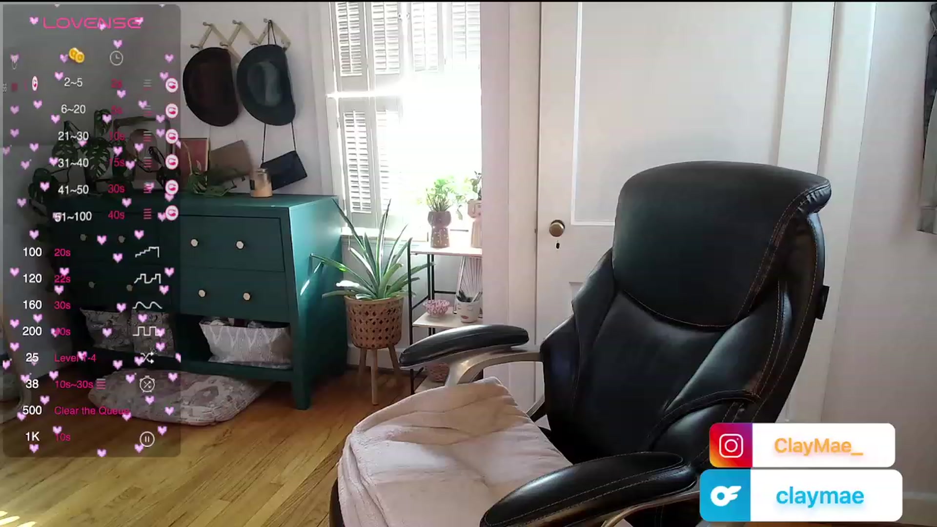 Gallery image thumbnail from ClayMae011's myfreecams stream on, 12/22/2023, 15:47 image 8 of 20