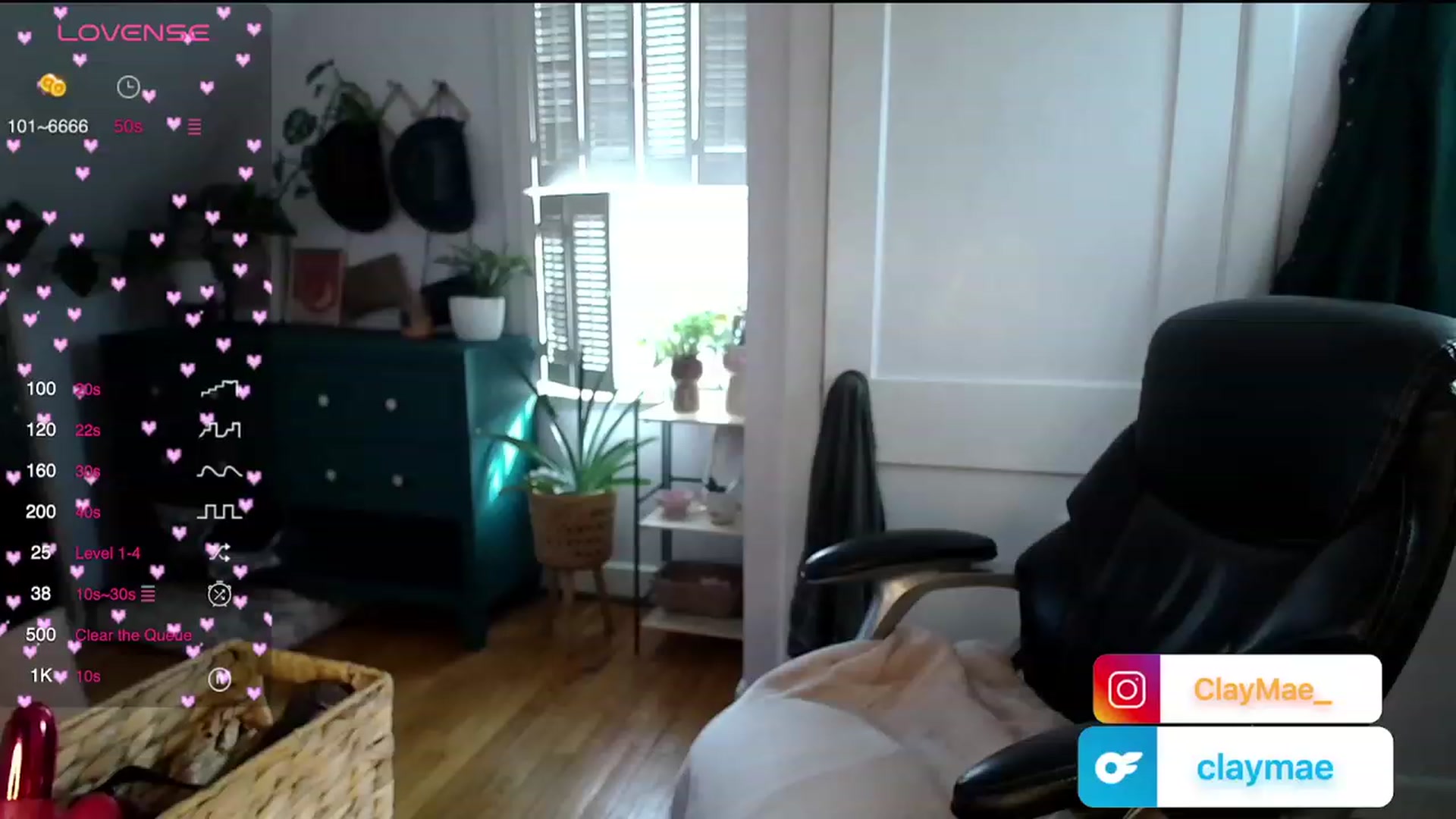 Gallery image thumbnail from ClayMae011's myfreecams stream on, 12/28/2023, 17:15 image 7 of 20