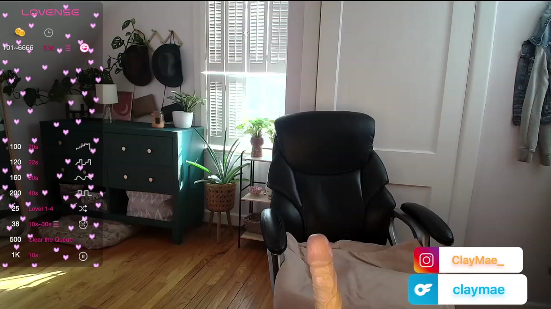 Gallery image thumbnail from ClayMae011's myfreecams stream on, 01/02/2024, 16:48 image 9 of 20