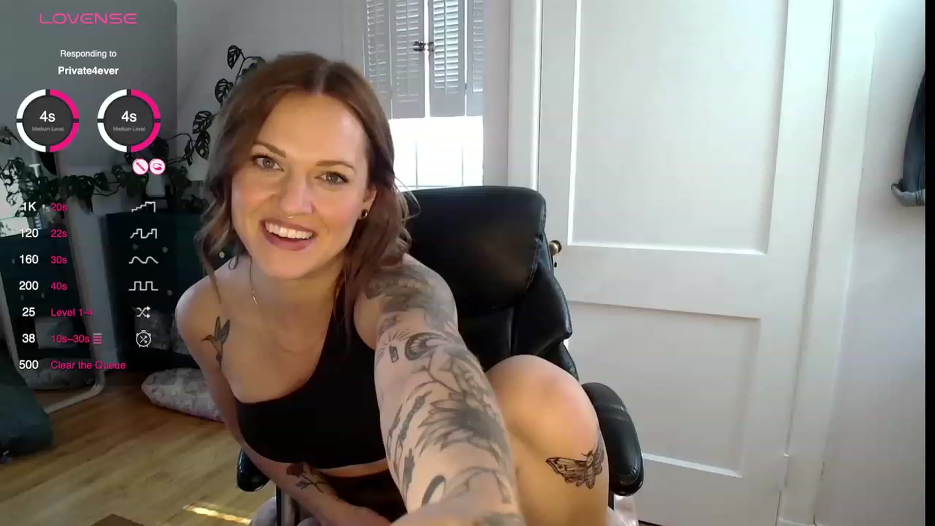 Gallery image thumbnail from ClayMae011's myfreecams stream on, 02/06/2024, 18:51 image 18 of 20