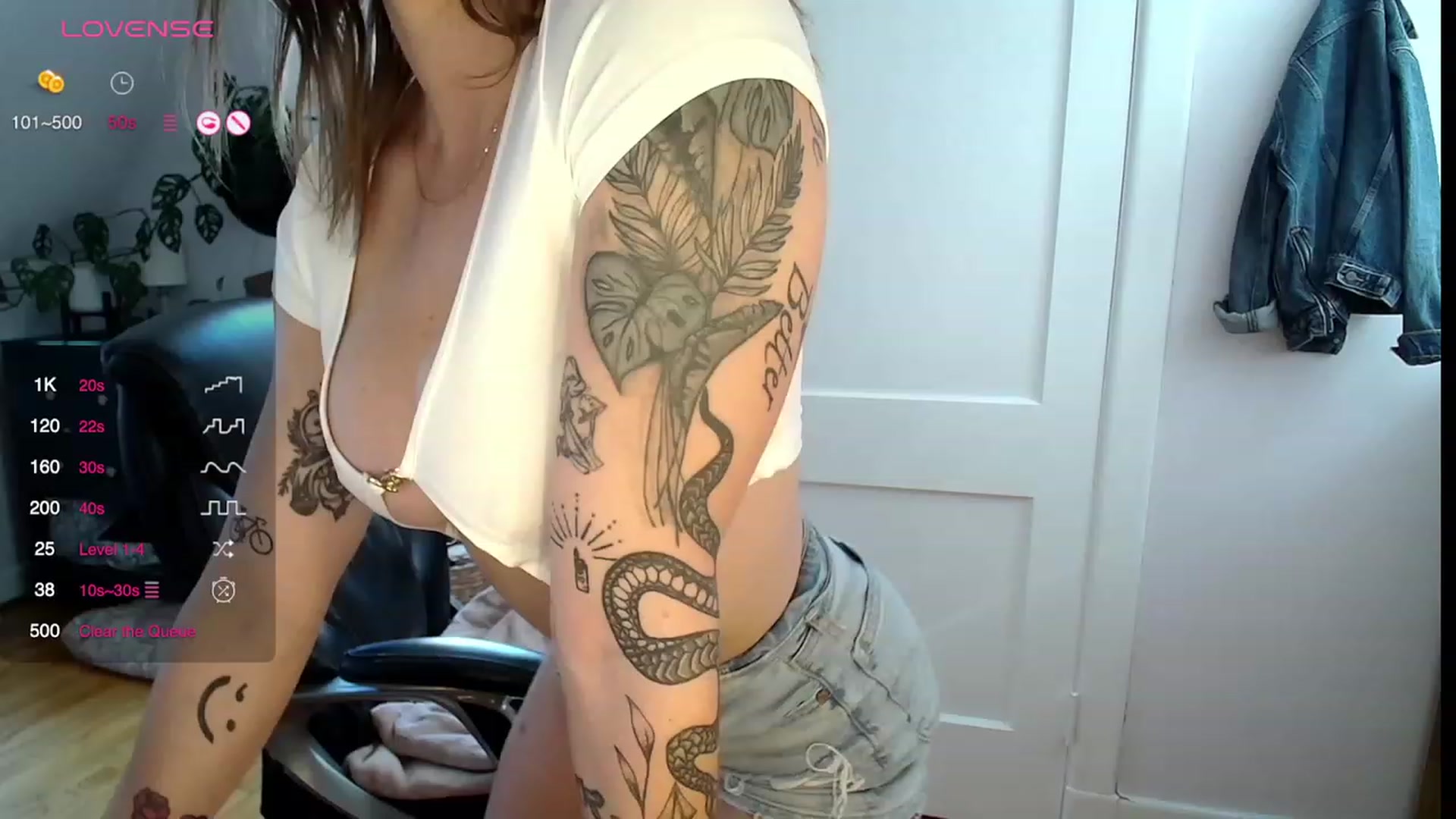 Gallery image thumbnail from ClayMae011's myfreecams stream on, 02/07/2024, 18:11 image 13 of 20