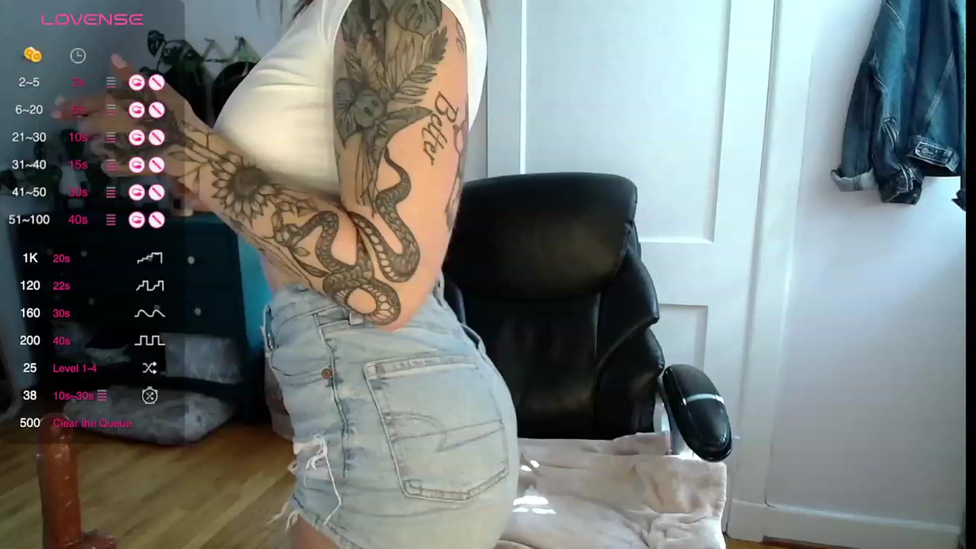 Gallery image thumbnail from ClayMae011's myfreecams stream on, 02/07/2024, 18:11 image 5 of 20