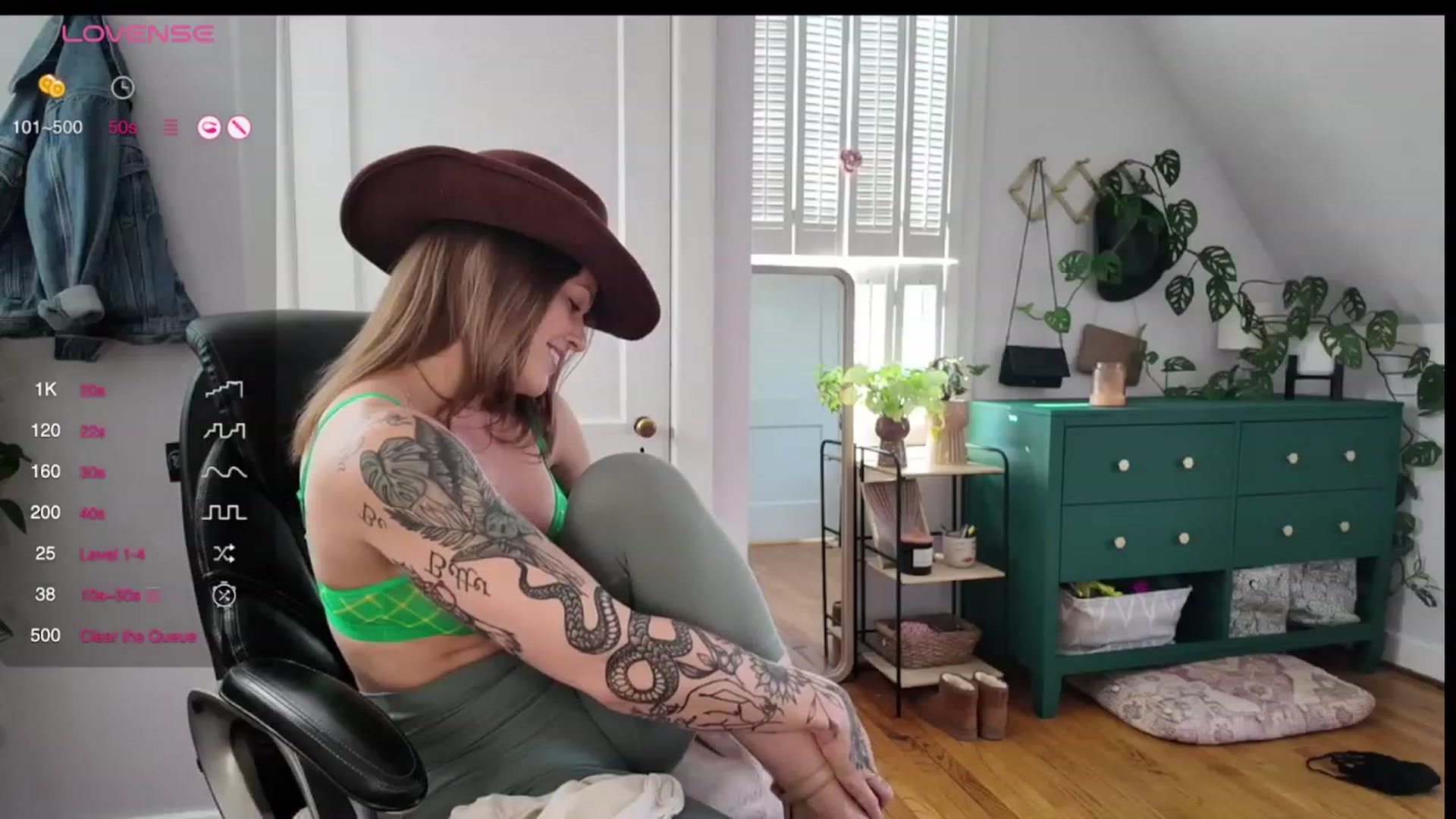 Gallery image thumbnail from ClayMae011's myfreecams stream on, 02/19/2024, 17:38 image 18 of 20