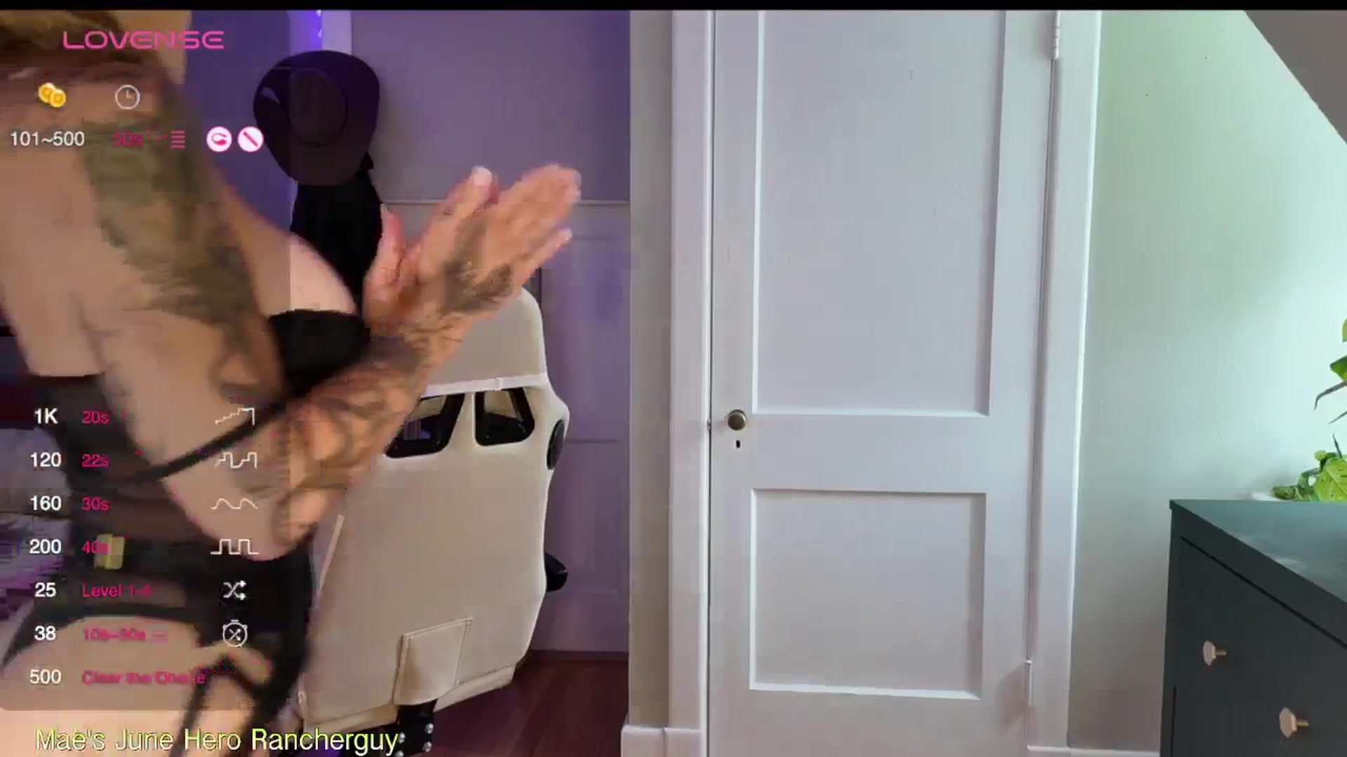 Gallery image thumbnail from ClayMae011's myfreecams stream on, 06/10/2024, 18:14 image 19 of 20