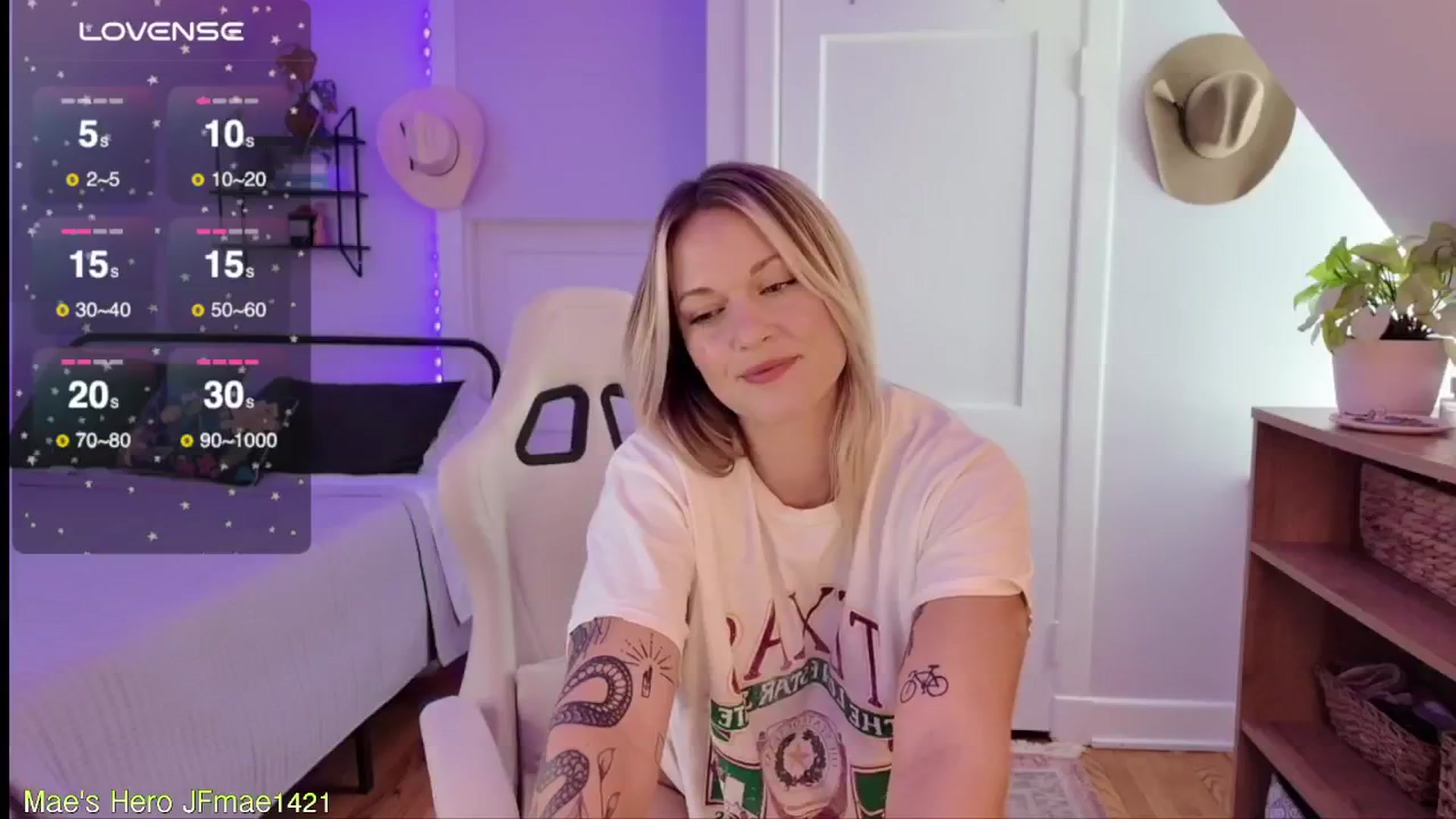 Gallery image thumbnail from ClayMae011's myfreecams stream on, 10/25/2024, 17:36 image 11 of 20