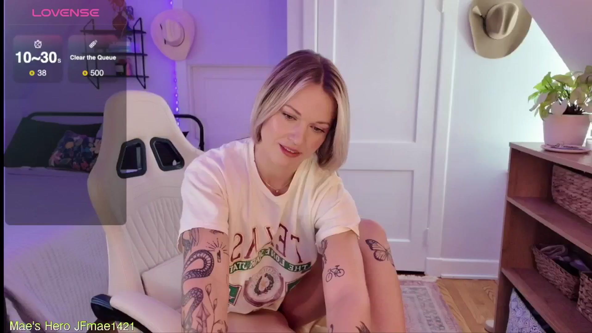 Gallery image thumbnail from ClayMae011's myfreecams stream on, 10/25/2024, 17:36 image 6 of 20