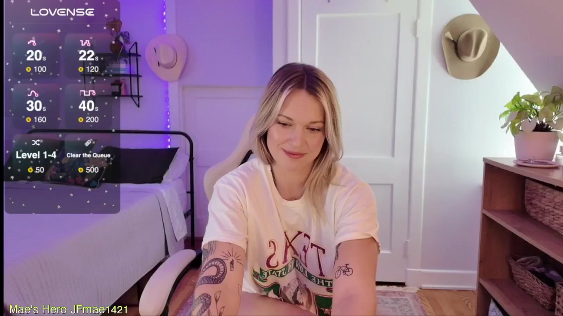 Gallery image thumbnail from ClayMae011's myfreecams stream on, 10/25/2024, 17:36 image 17 of 20
