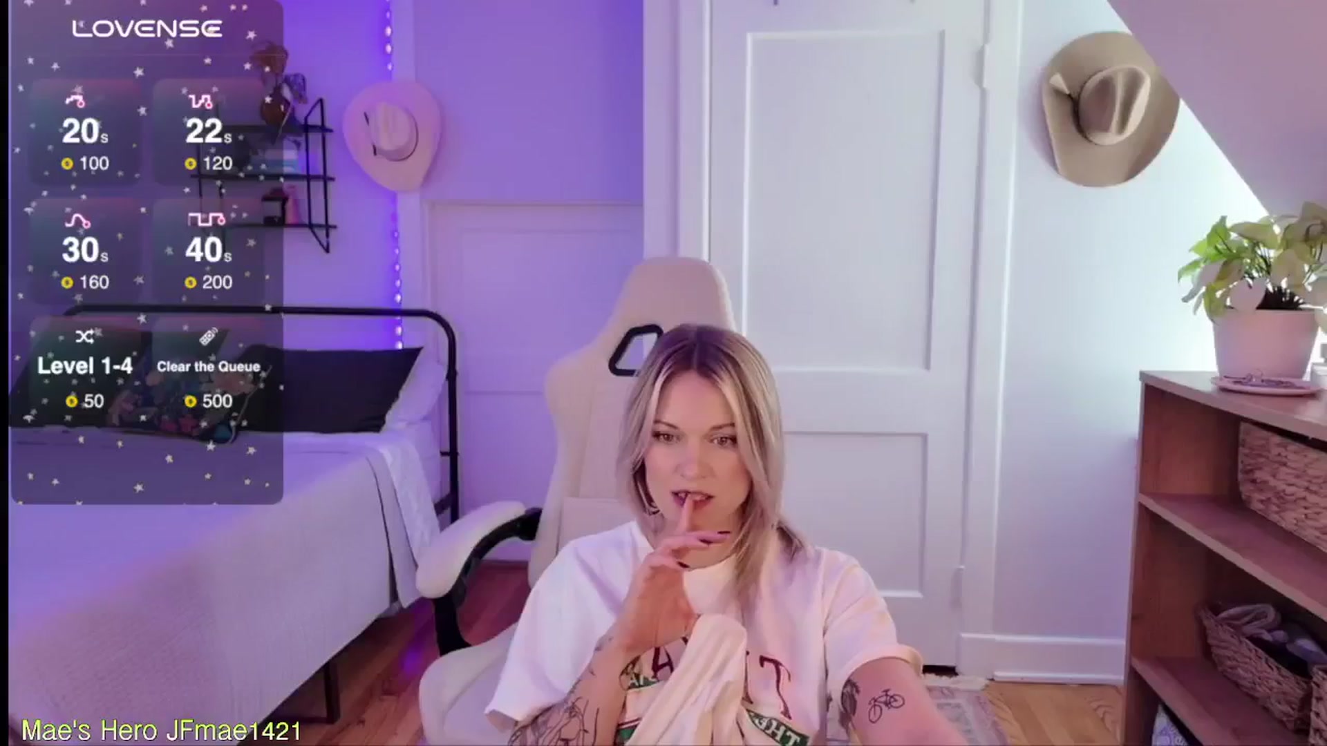 Gallery image thumbnail from ClayMae011's myfreecams stream on, 10/25/2024, 17:36 image 15 of 20