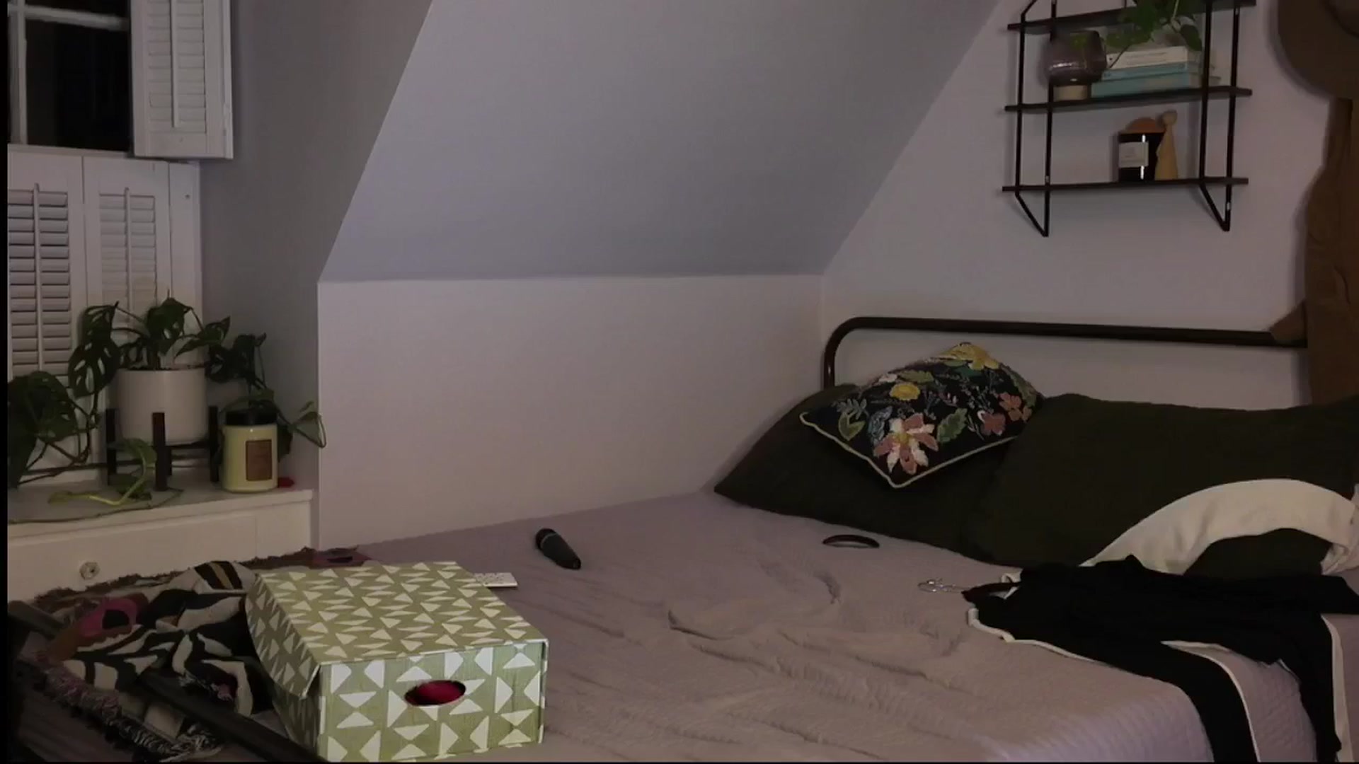 Gallery image thumbnail from ClayMae011's myfreecams stream on, 12/16/2024, 23:10 image 20 of 20