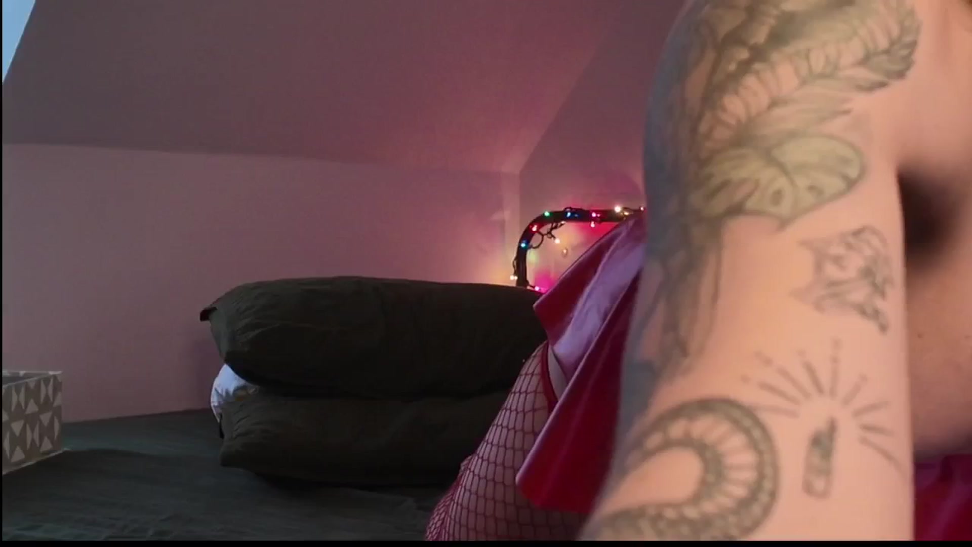 Gallery image thumbnail from ClayMae011's myfreecams stream on, 12/28/2024, 19:06 image 11 of 20
