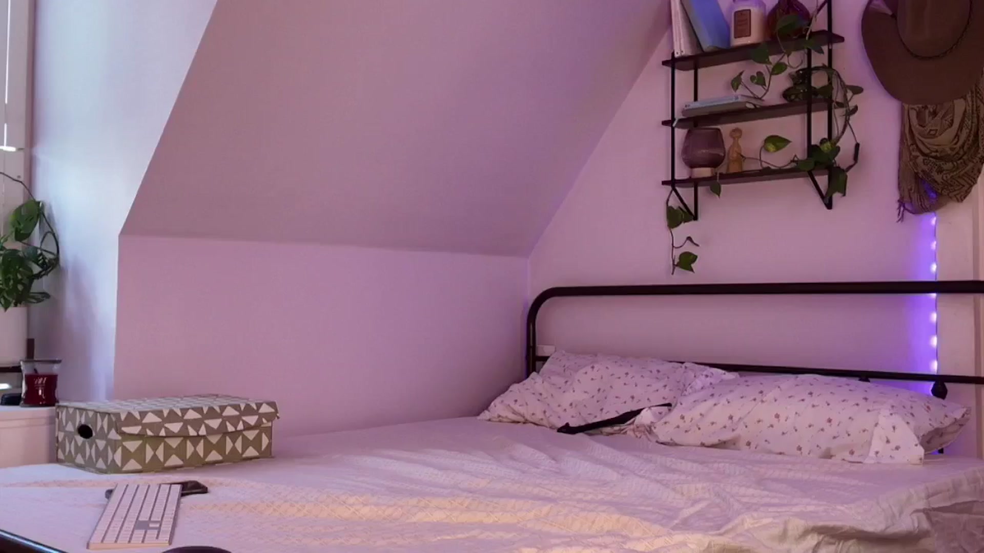 Gallery image thumbnail from ClayMae011's myfreecams stream on, 02/06/2025, 20:30 image 13 of 20