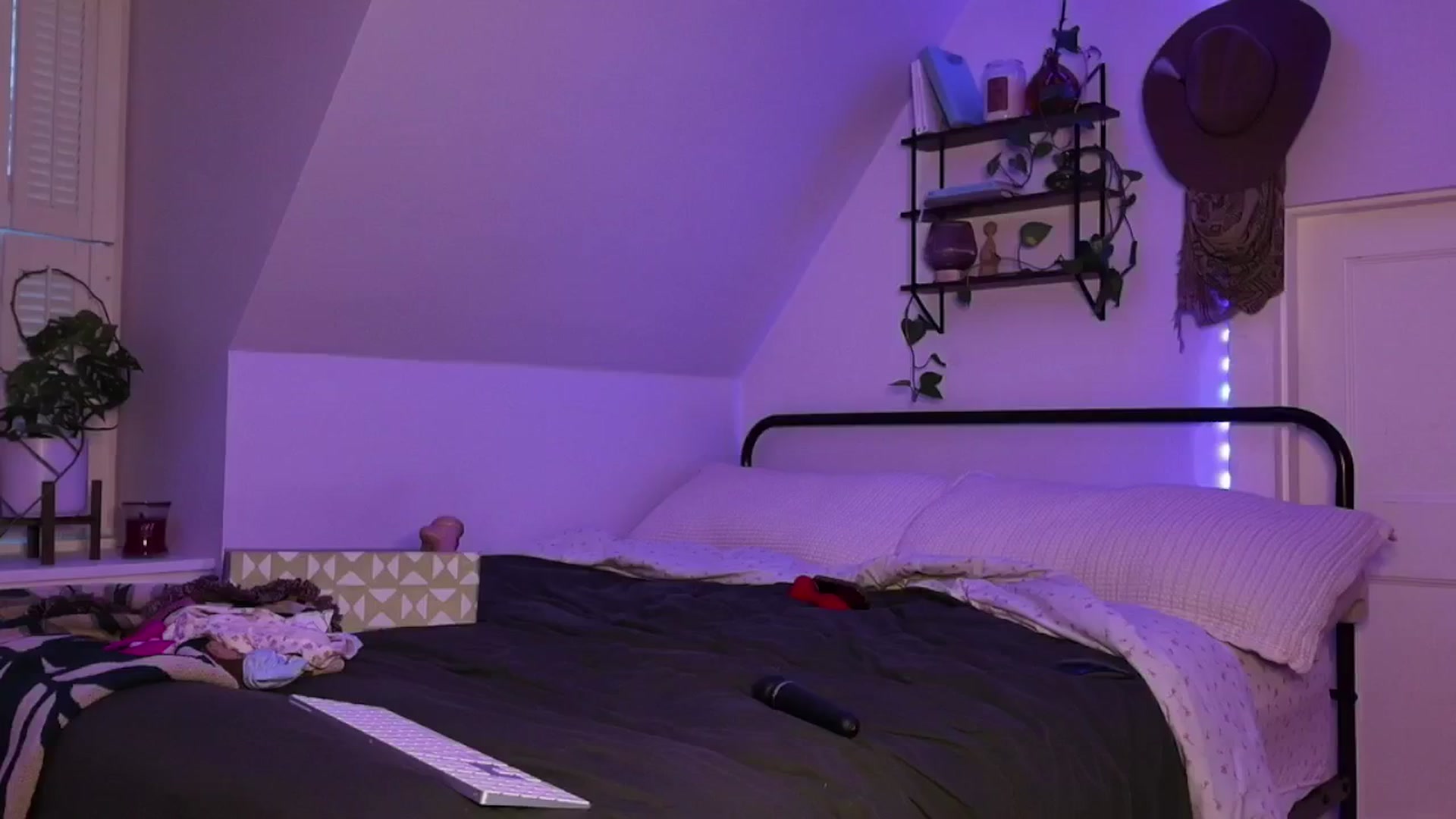 Gallery image thumbnail from ClayMae011's myfreecams stream on, 02/13/2025, 23:32 image 16 of 20