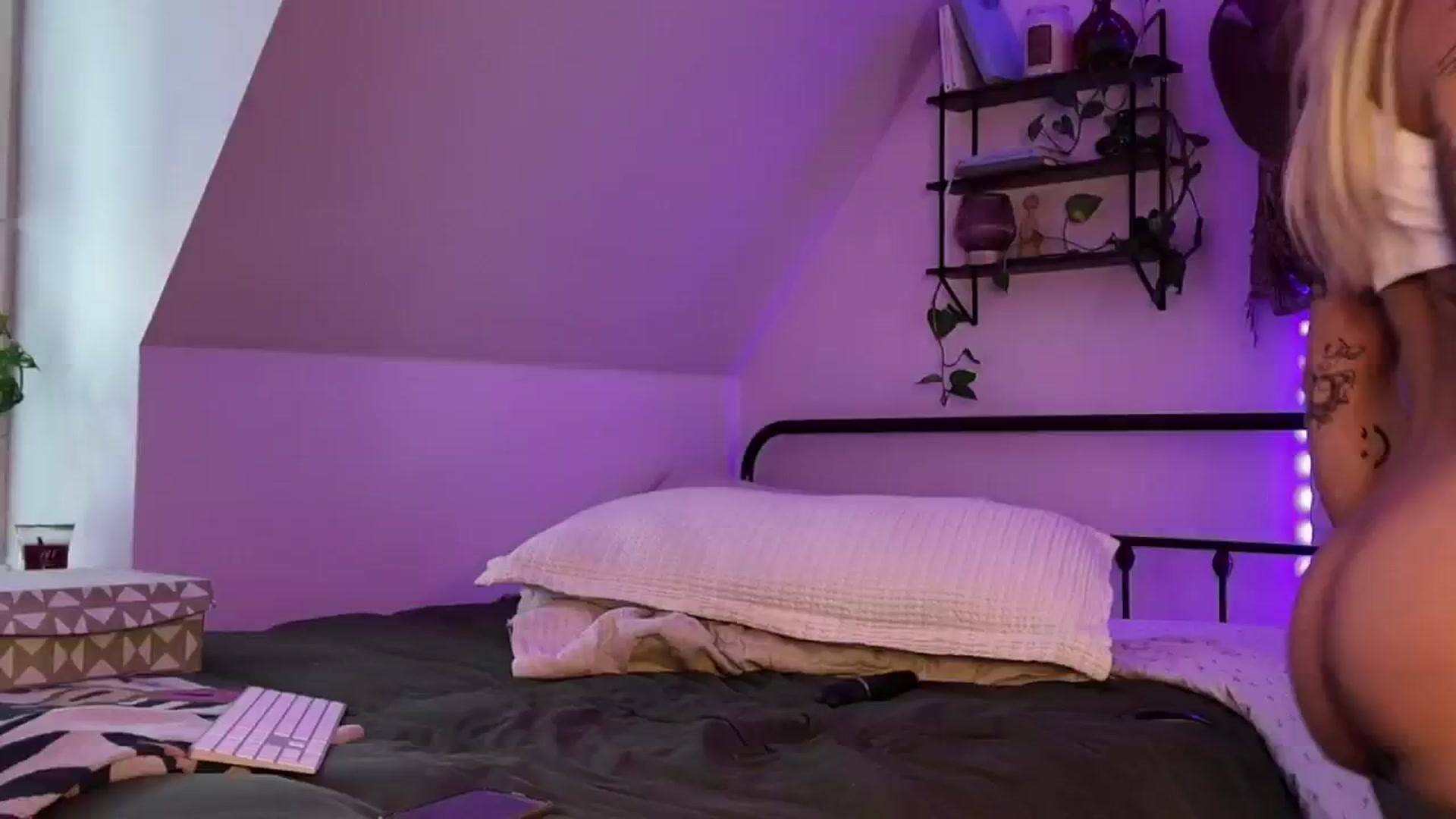 Gallery image thumbnail from ClayMae011's myfreecams stream on, 02/14/2025, 20:37 image 13 of 20