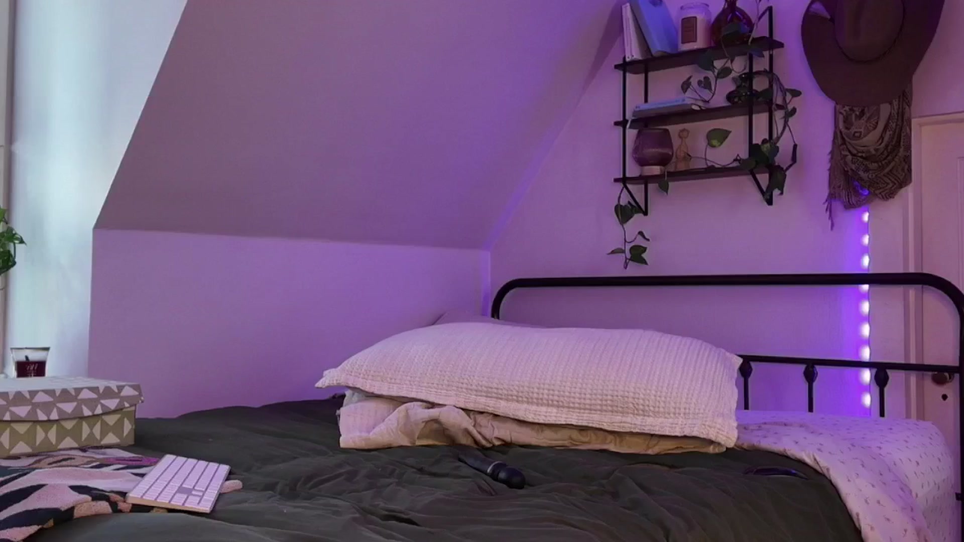 Gallery image thumbnail from ClayMae011's myfreecams stream on, 02/14/2025, 20:37 image 10 of 20