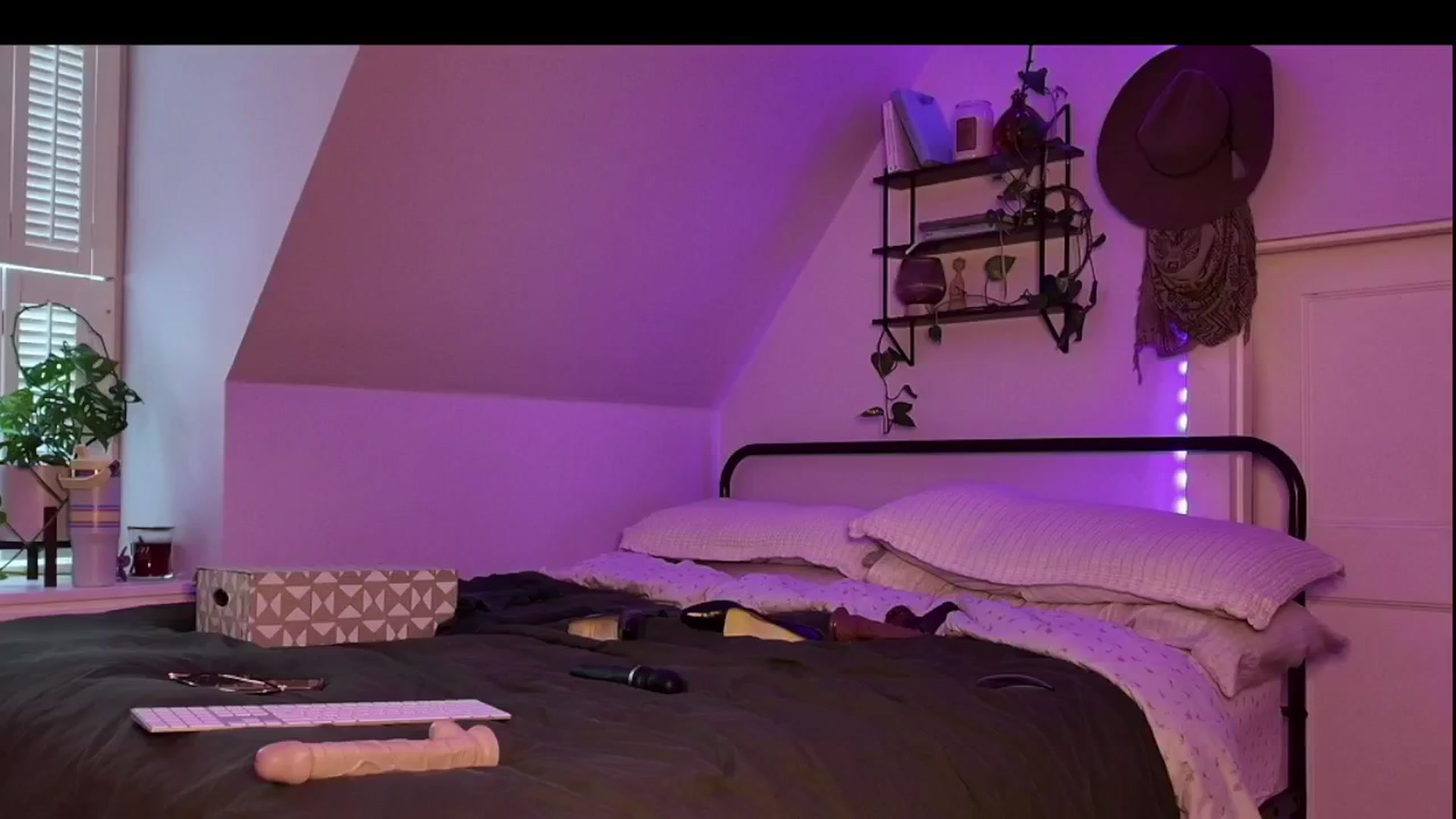 Gallery image thumbnail from ClayMae011's myfreecams stream on, 02/20/2025, 23:44 image 1 of 20