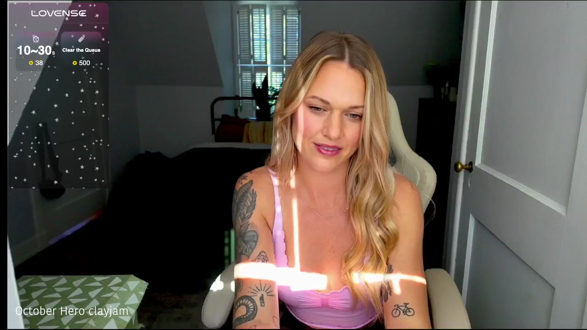 Gallery image thumbnail from ClayMae011's myfreecams stream on, 10/16/2025, 19:58 image 4 of 20