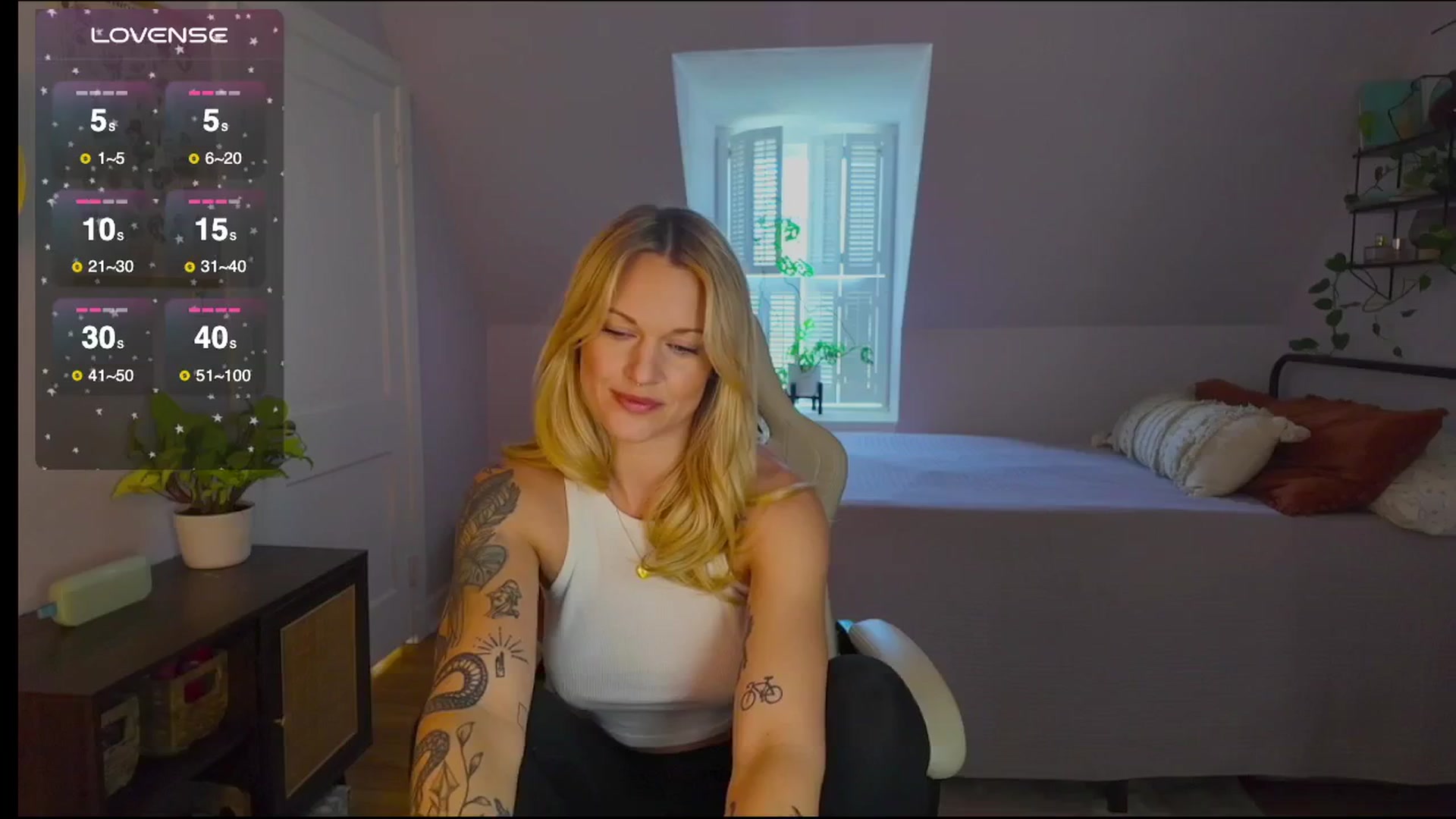 Gallery image thumbnail from ClayMae011's myfreecams stream on, 01/02/2026, 18:04 image 10 of 20