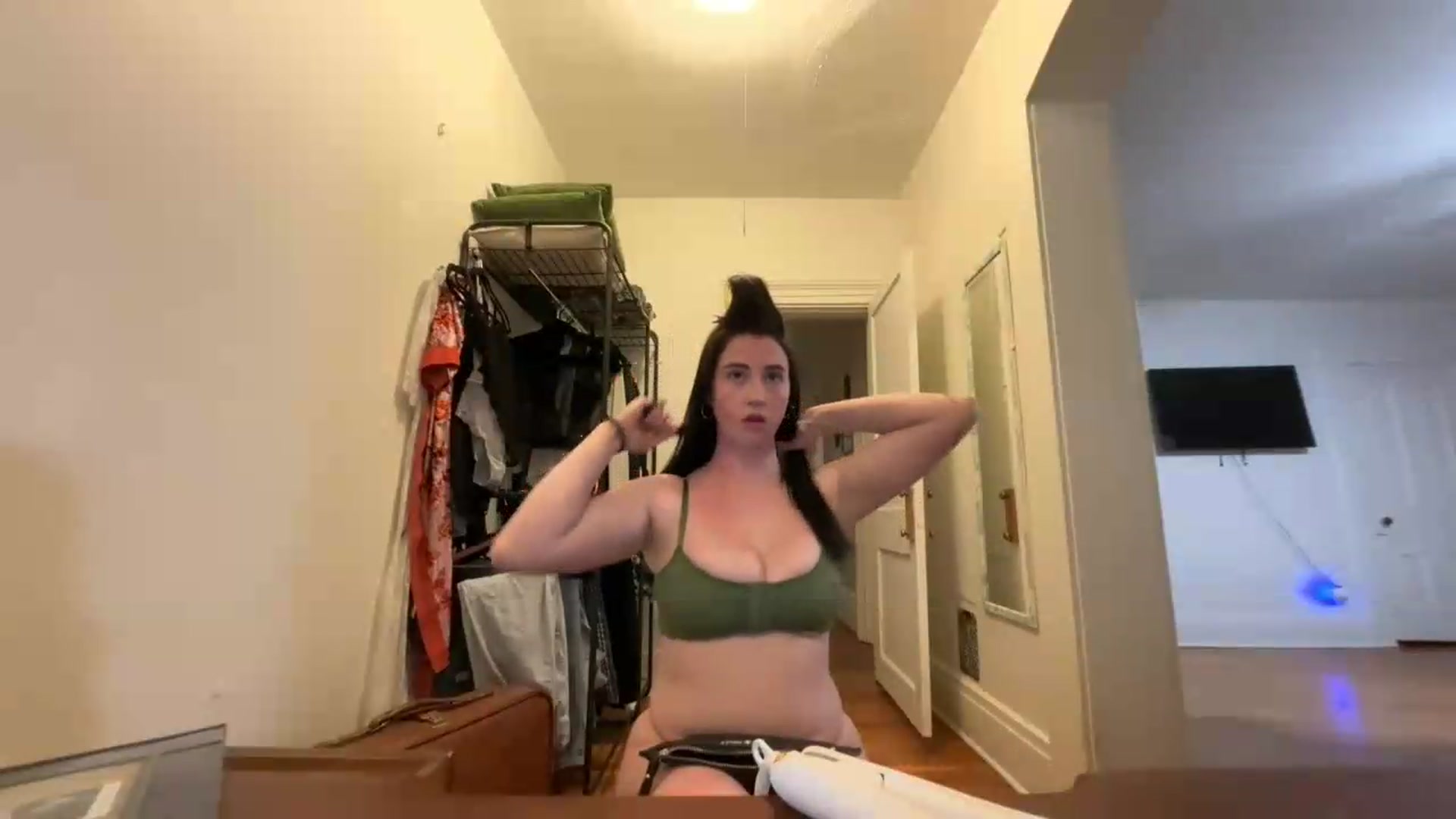 Gallery image thumbnail from Cleojuliette's myfreecams stream on, 07/16/2026, 08:17 image 2 of 20