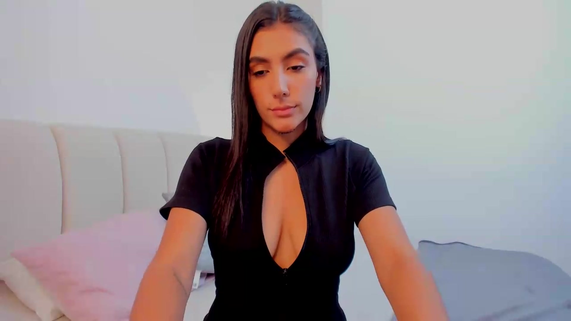 Gallery image thumbnail from Cleoo's myfreecams stream on, 07/01/2026, 19:41 image 3 of 20