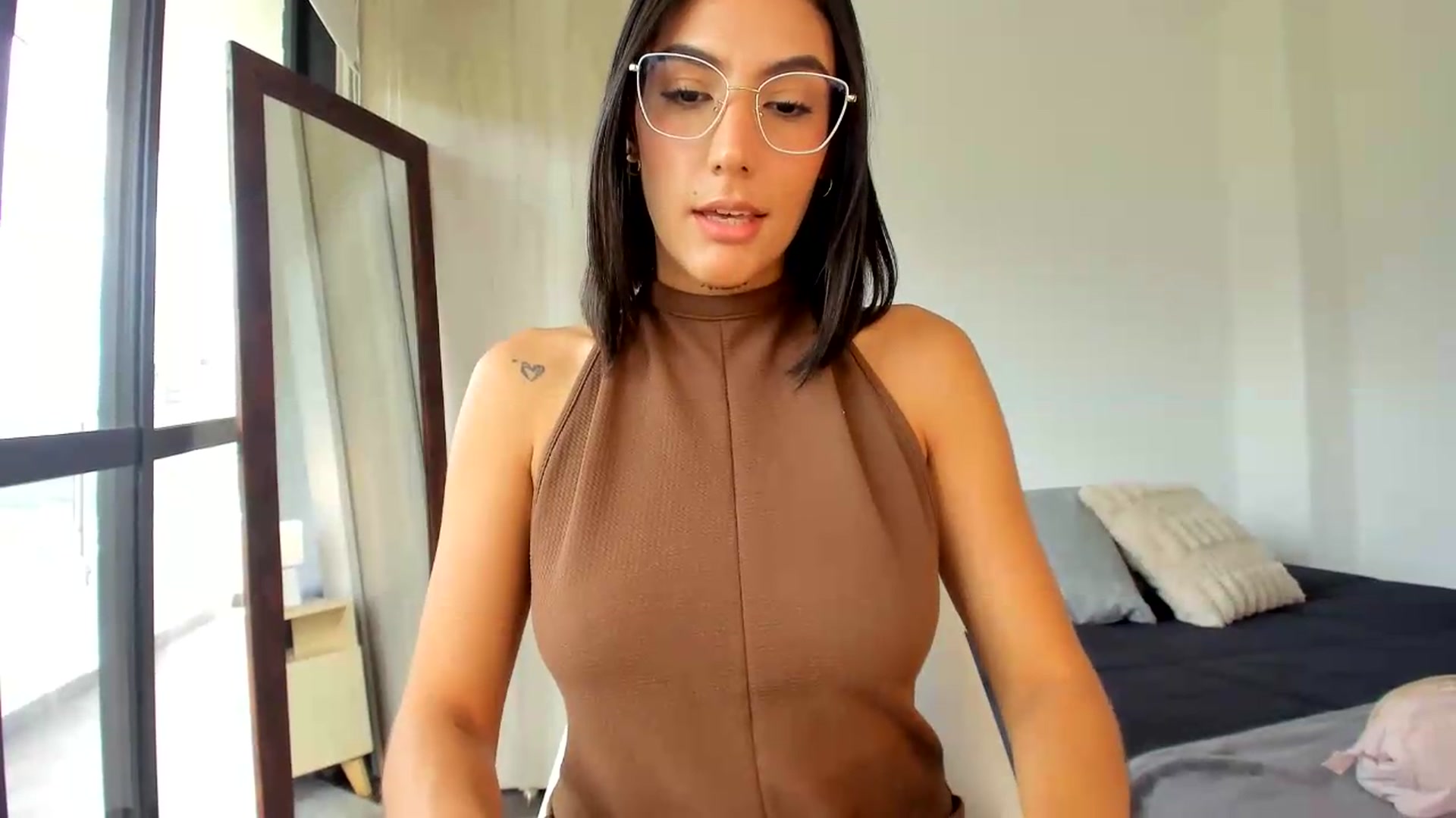 Gallery image thumbnail from Cleoo's myfreecams stream on, 08/26/2026, 19:06 image 2 of 20