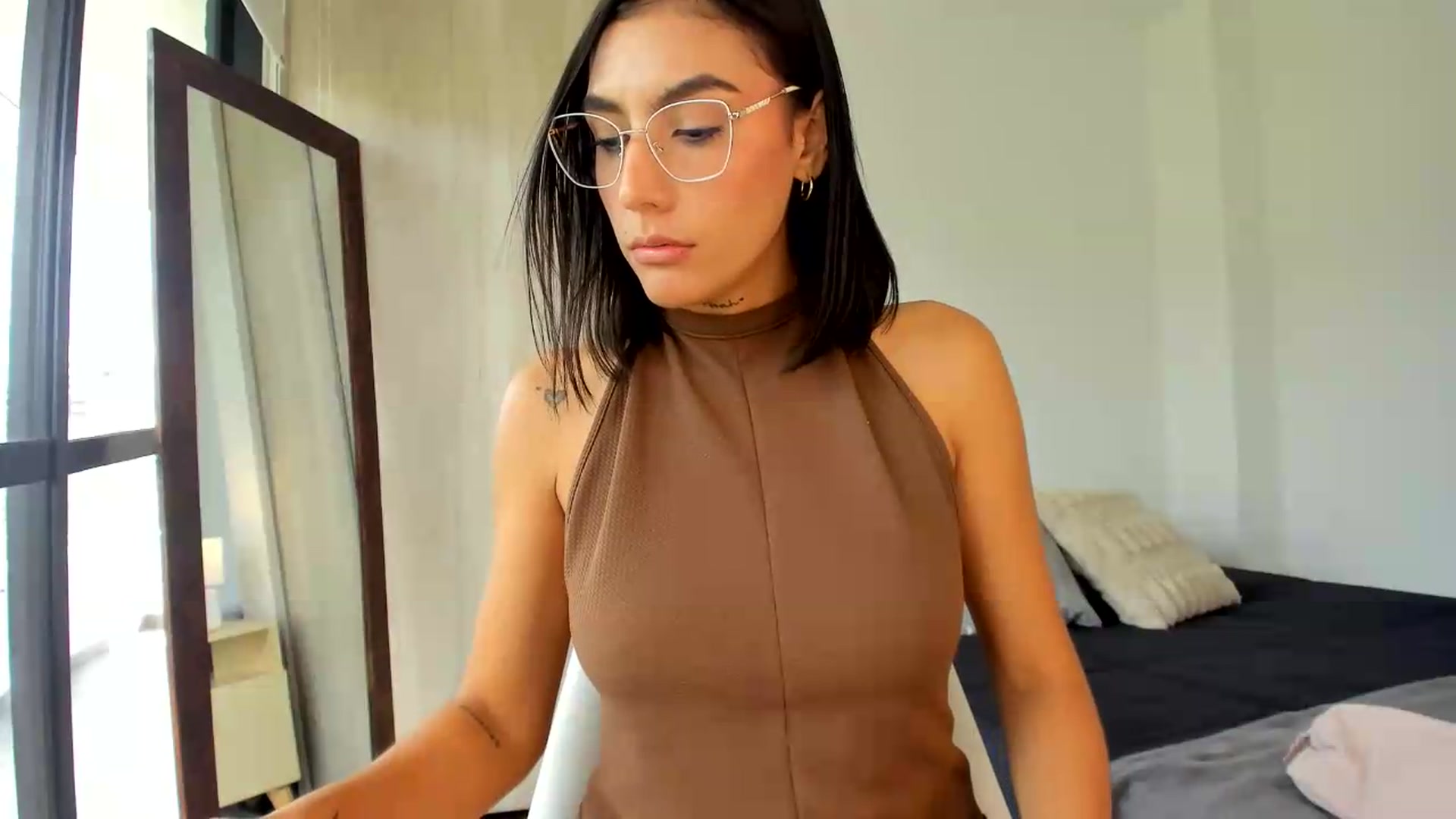 Gallery image thumbnail from Cleoo's myfreecams stream on, 08/26/2026, 19:41 image 7 of 20