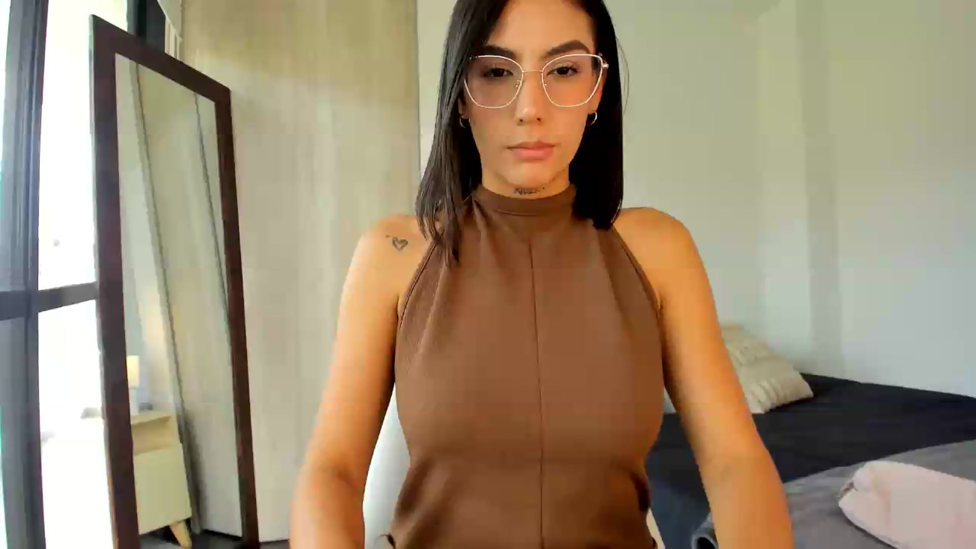 Gallery image thumbnail from Cleoo's myfreecams stream on, 08/26/2026, 19:41 image 16 of 20