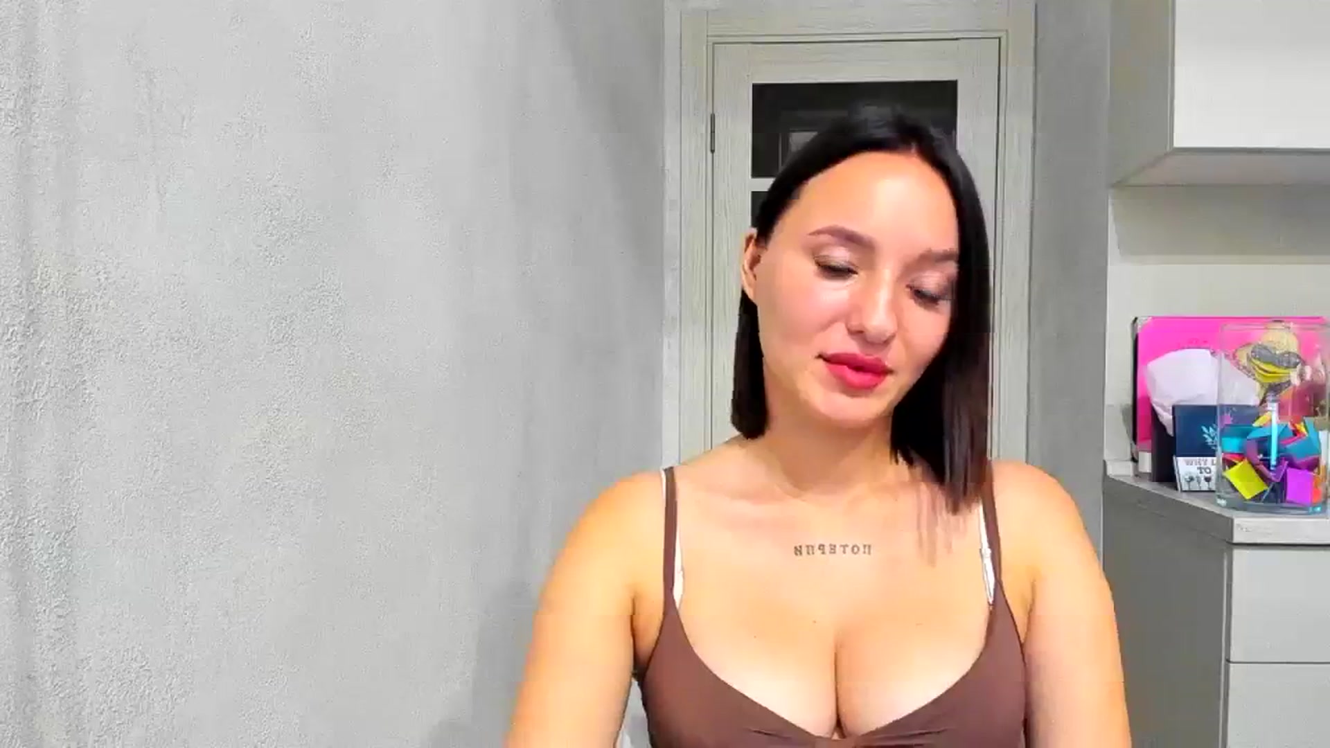 Gallery image thumbnail from Cleopattra_'s myfreecams stream on, 09/18/2023, 24:38 image 18 of 20