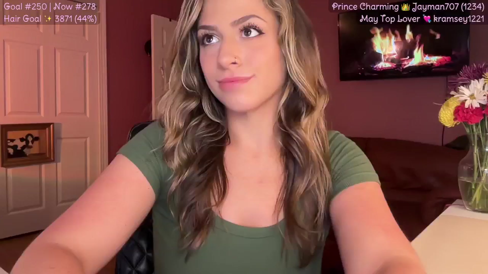Gallery image thumbnail from Clever_K's myfreecams stream on, 05/07/2025, 05:51 image 14 of 20