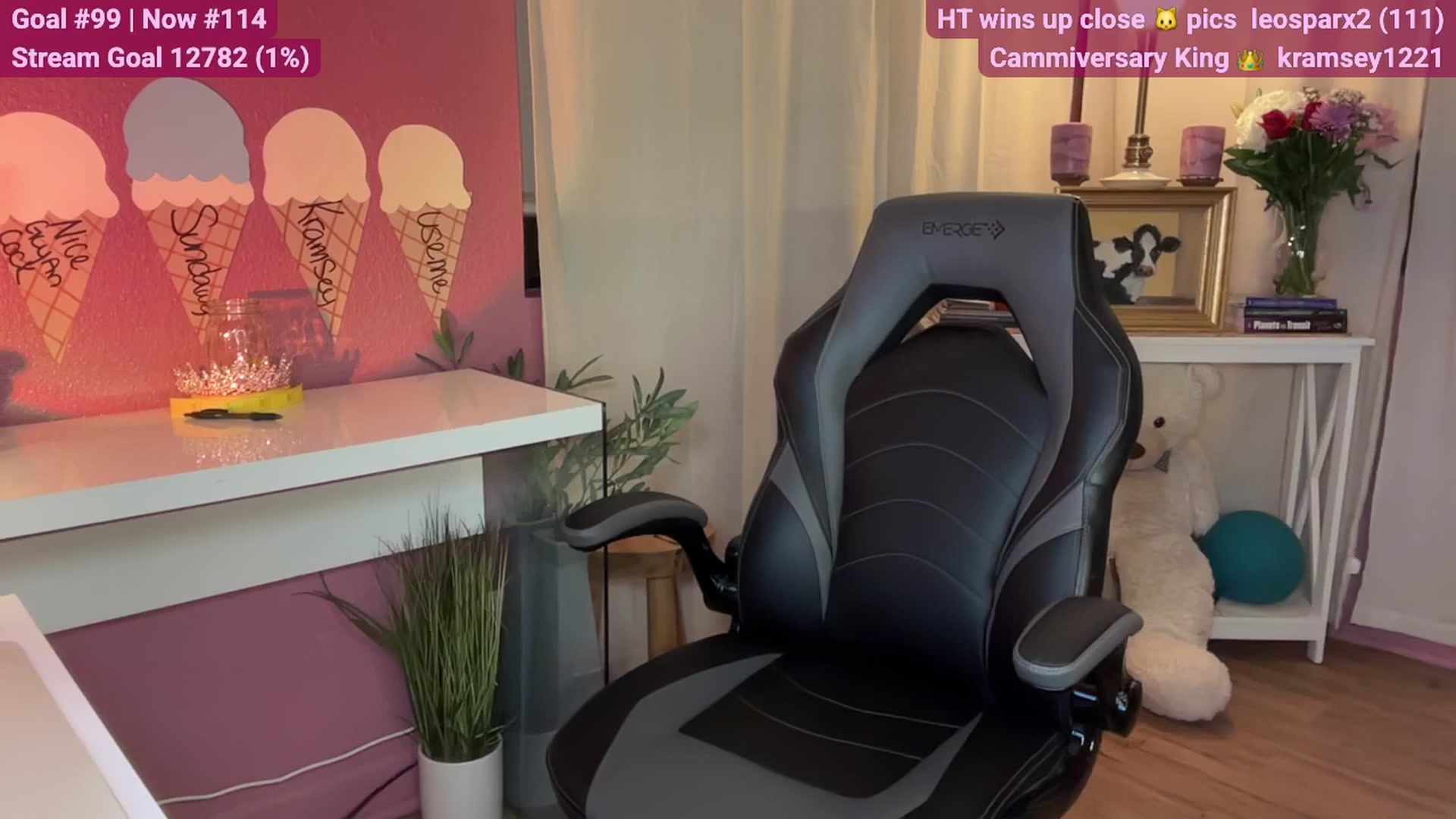 Gallery image thumbnail from Clever_K's myfreecams stream on, 06/11/2025, 01:28 image 5 of 20