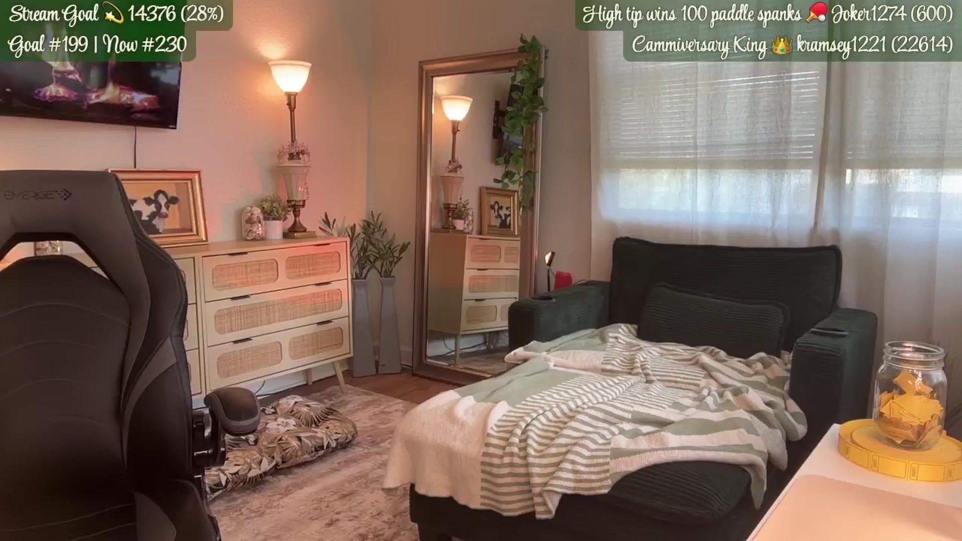 Gallery image thumbnail from Clever_K's myfreecams stream on, 07/01/2025, 24:05 image 16 of 20