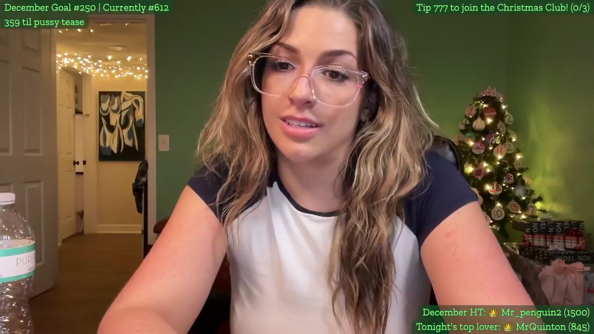 Gallery image thumbnail from Cleverrr_K's myfreecams stream on, 12/15/2024, 09:53 image 9 of 20