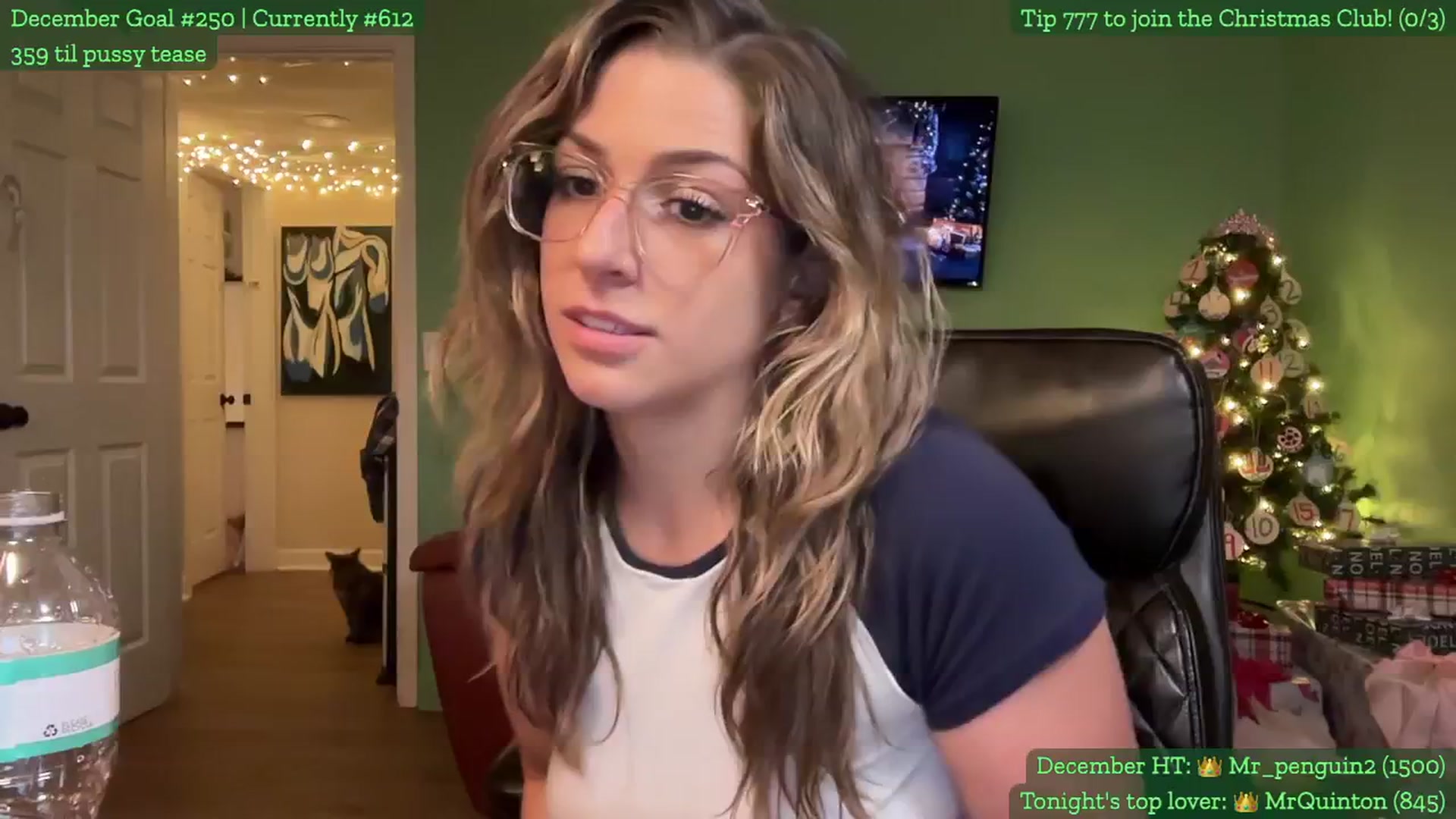 Gallery image thumbnail from Cleverrr_K's myfreecams stream on, 12/15/2024, 09:53 image 8 of 20